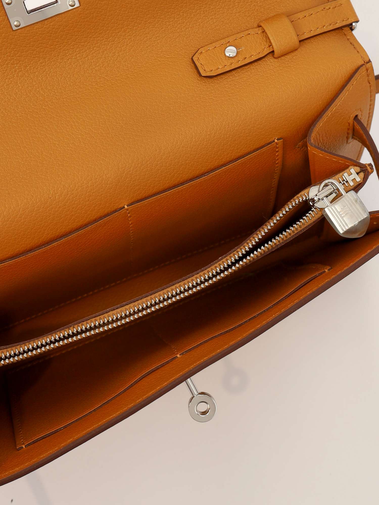 Сумки Hermes Kelly To Go изображение #11