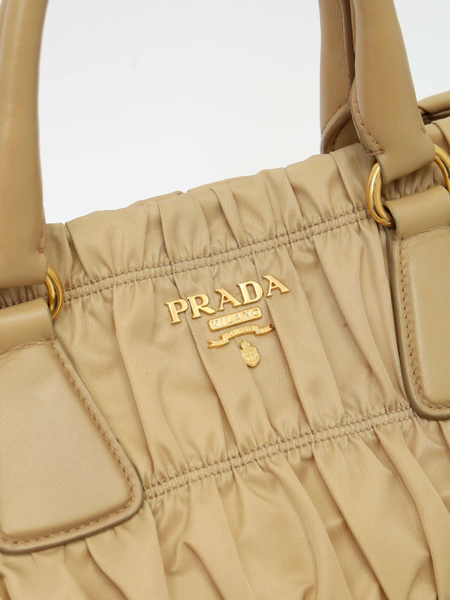 Сумки Prada Gaufre изображение #5