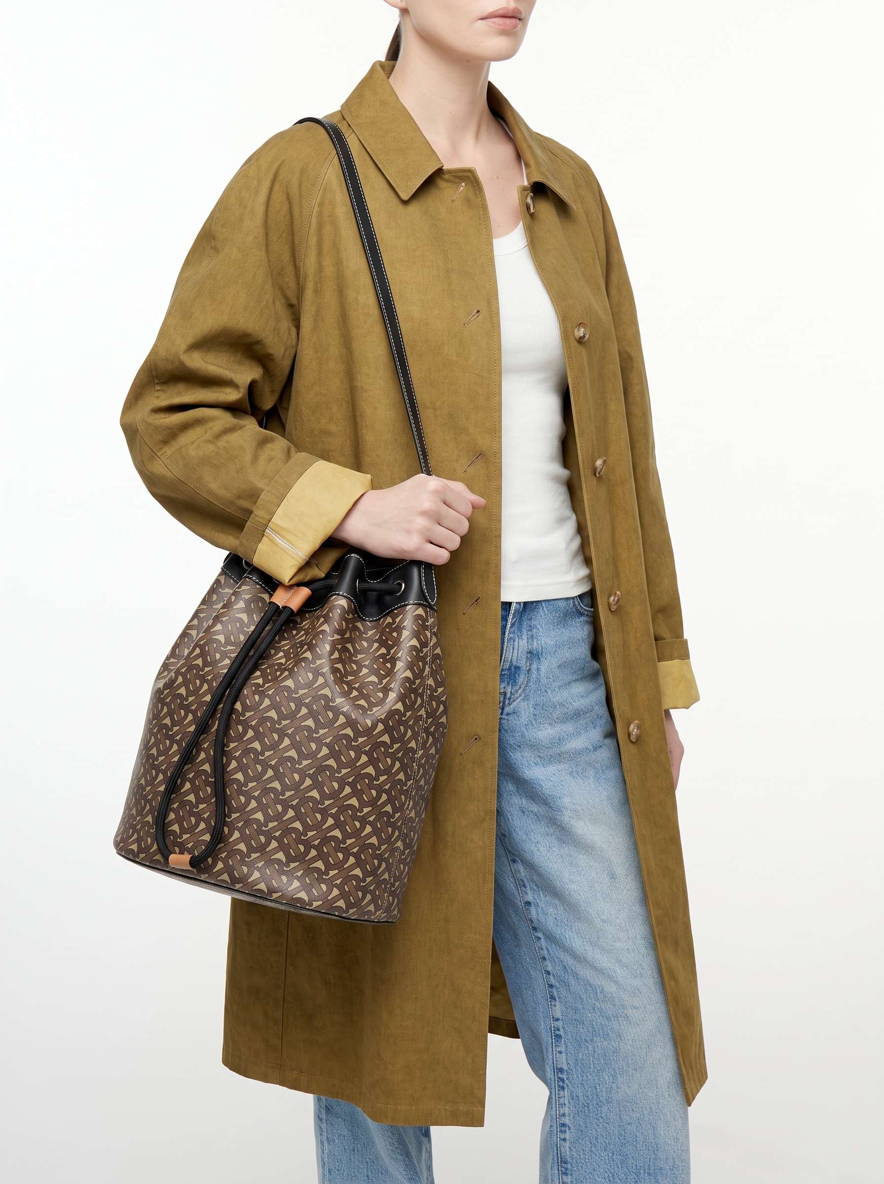 Burberry Bucket  2