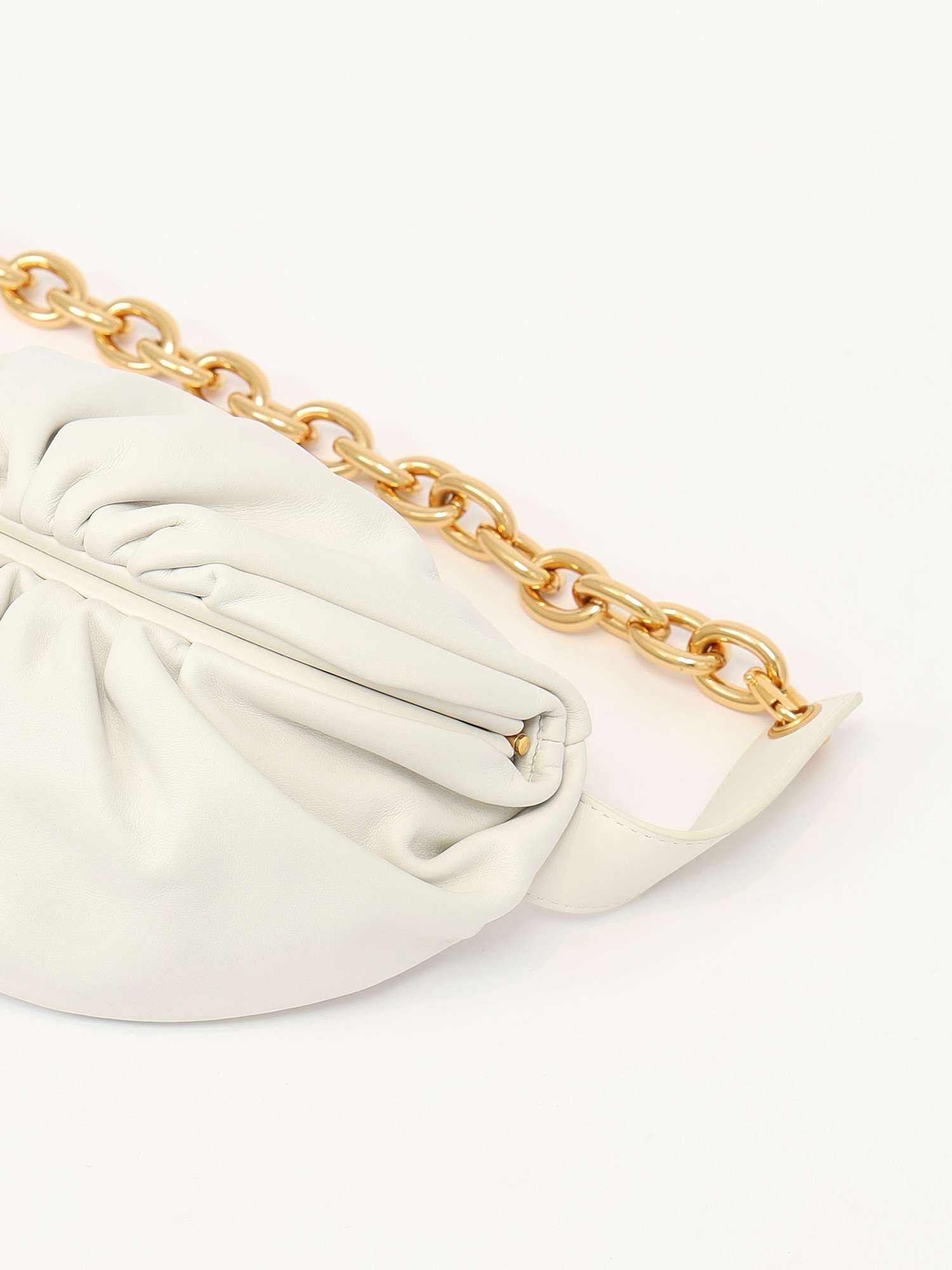 Сумки Bottega Veneta Chain Pouch изображение #8