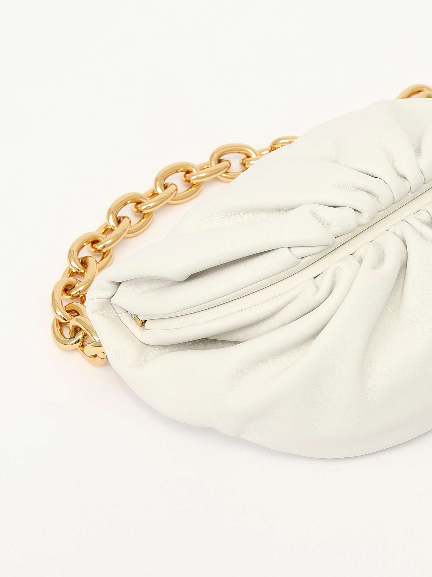 Сумки Bottega Veneta Chain Pouch изображение #7