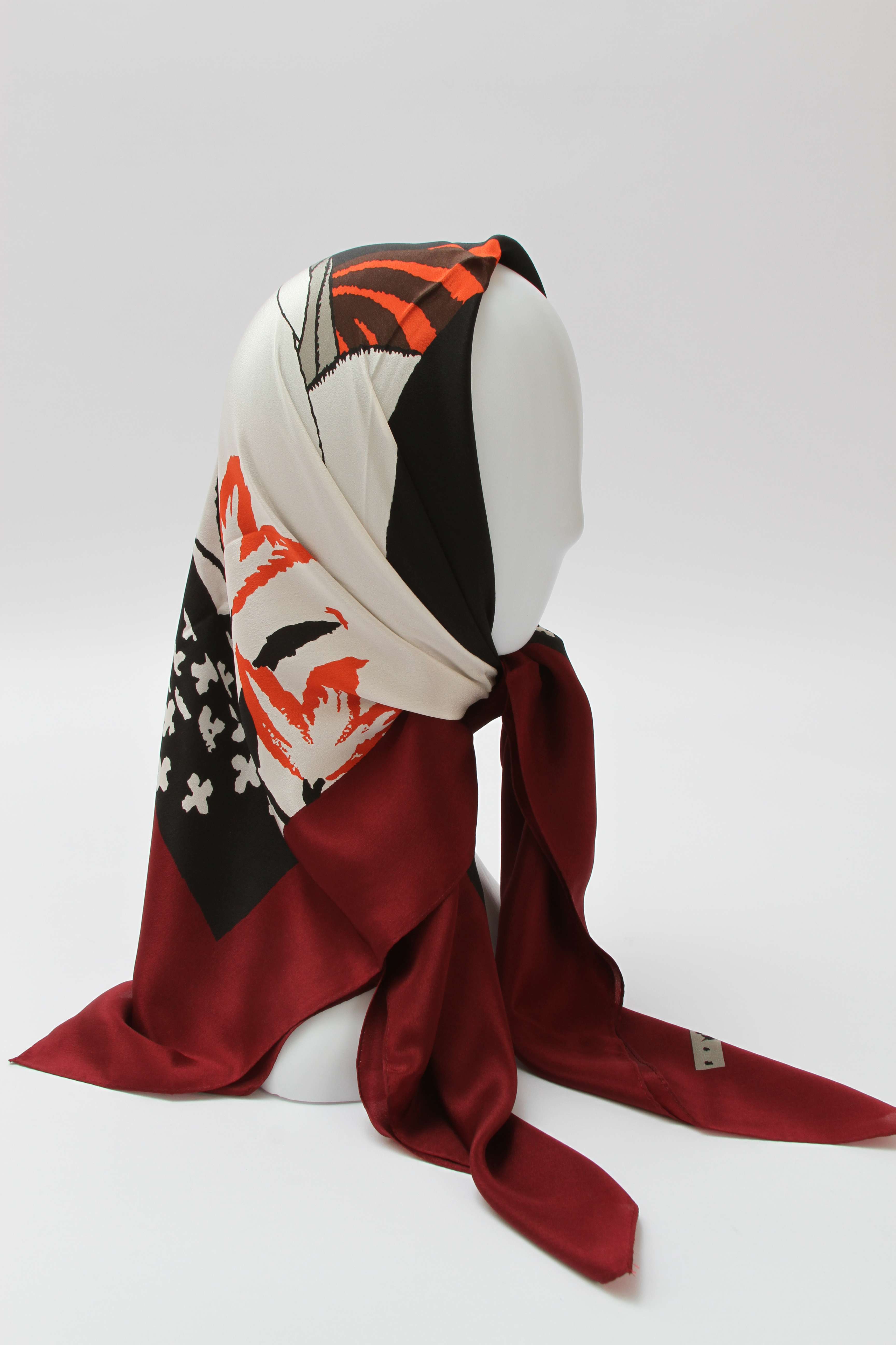 No Name Scarf 4