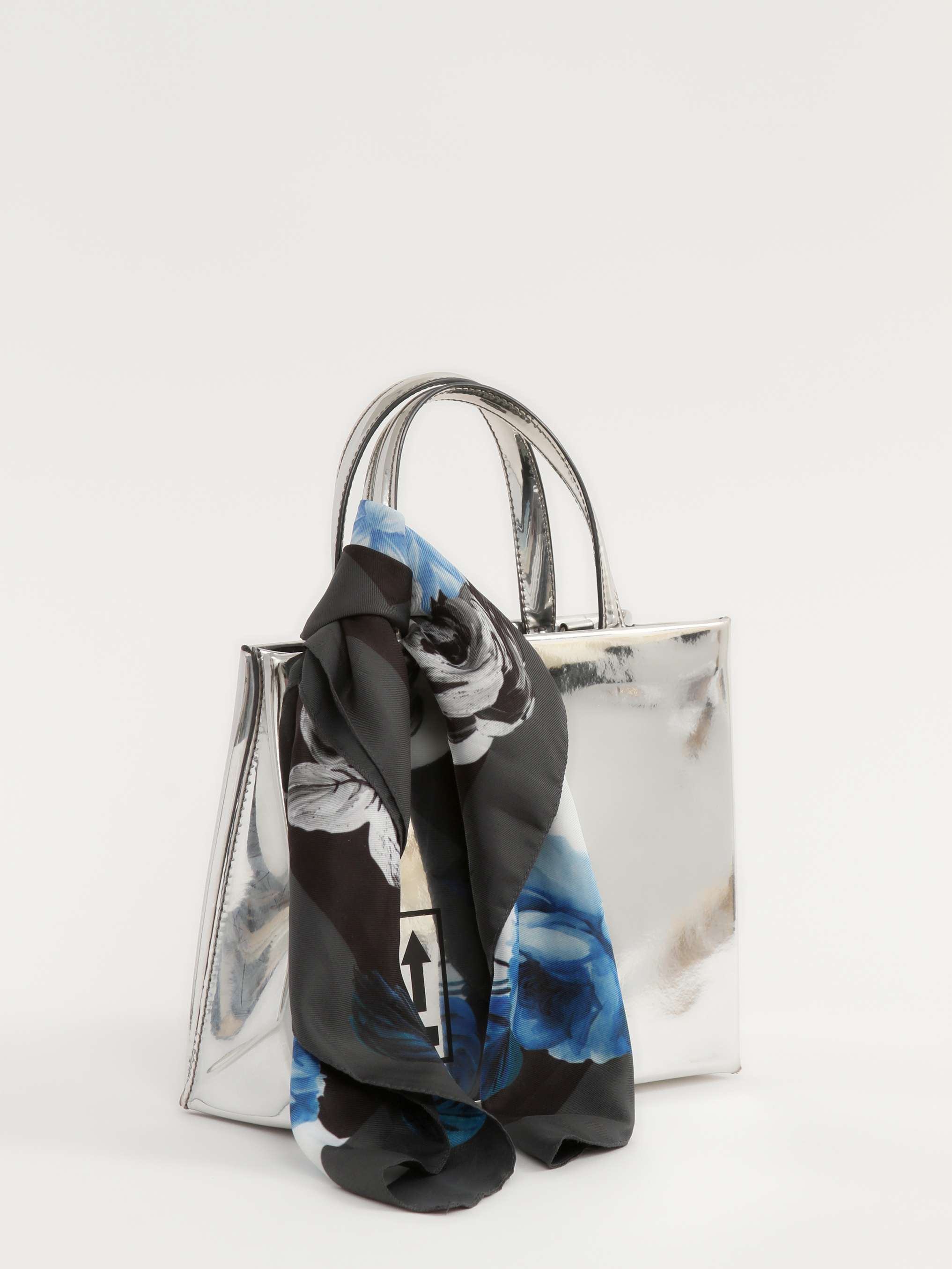 Off-White Leather Bag  2