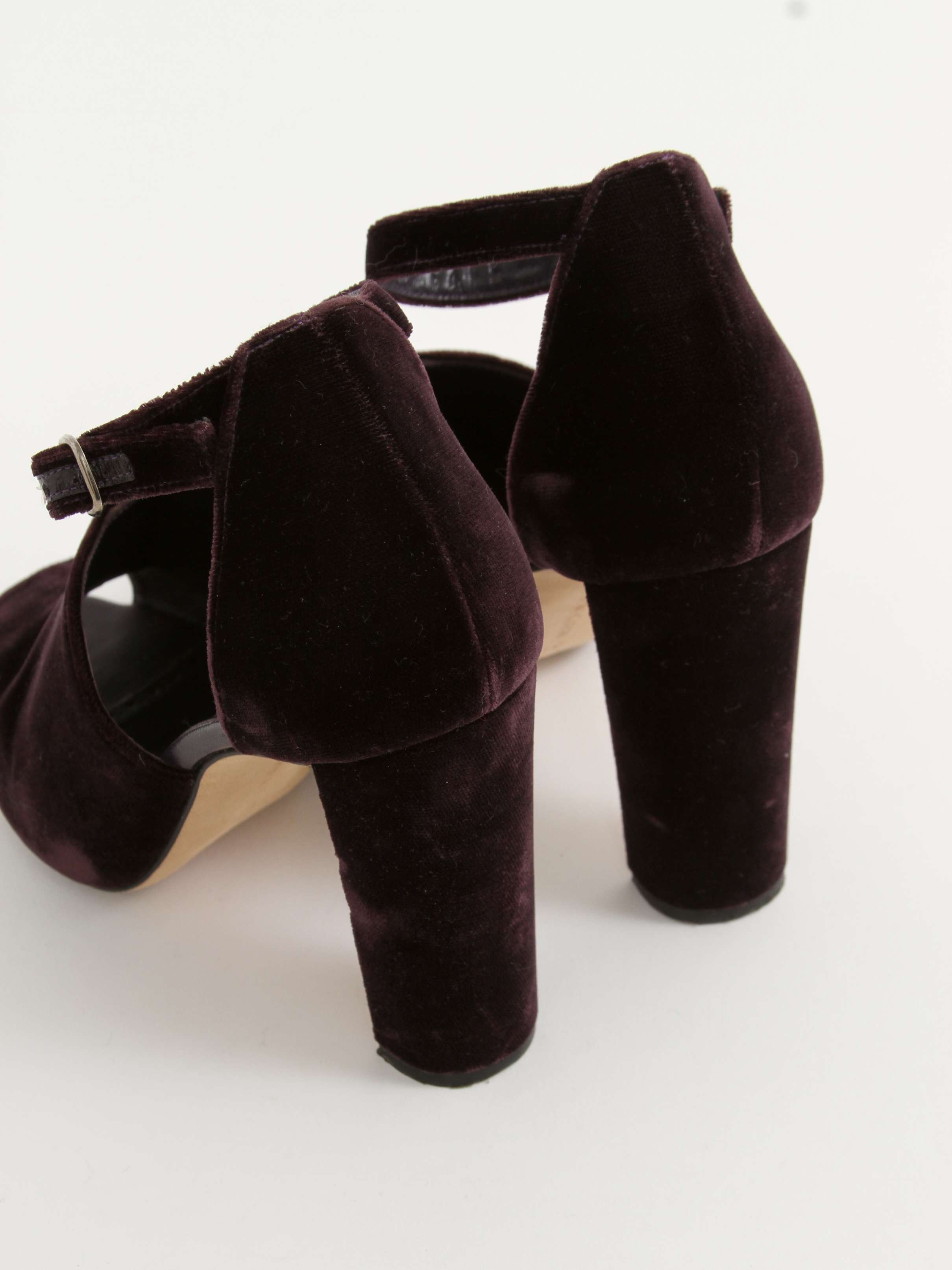 Manolo Blahnik 37 5
