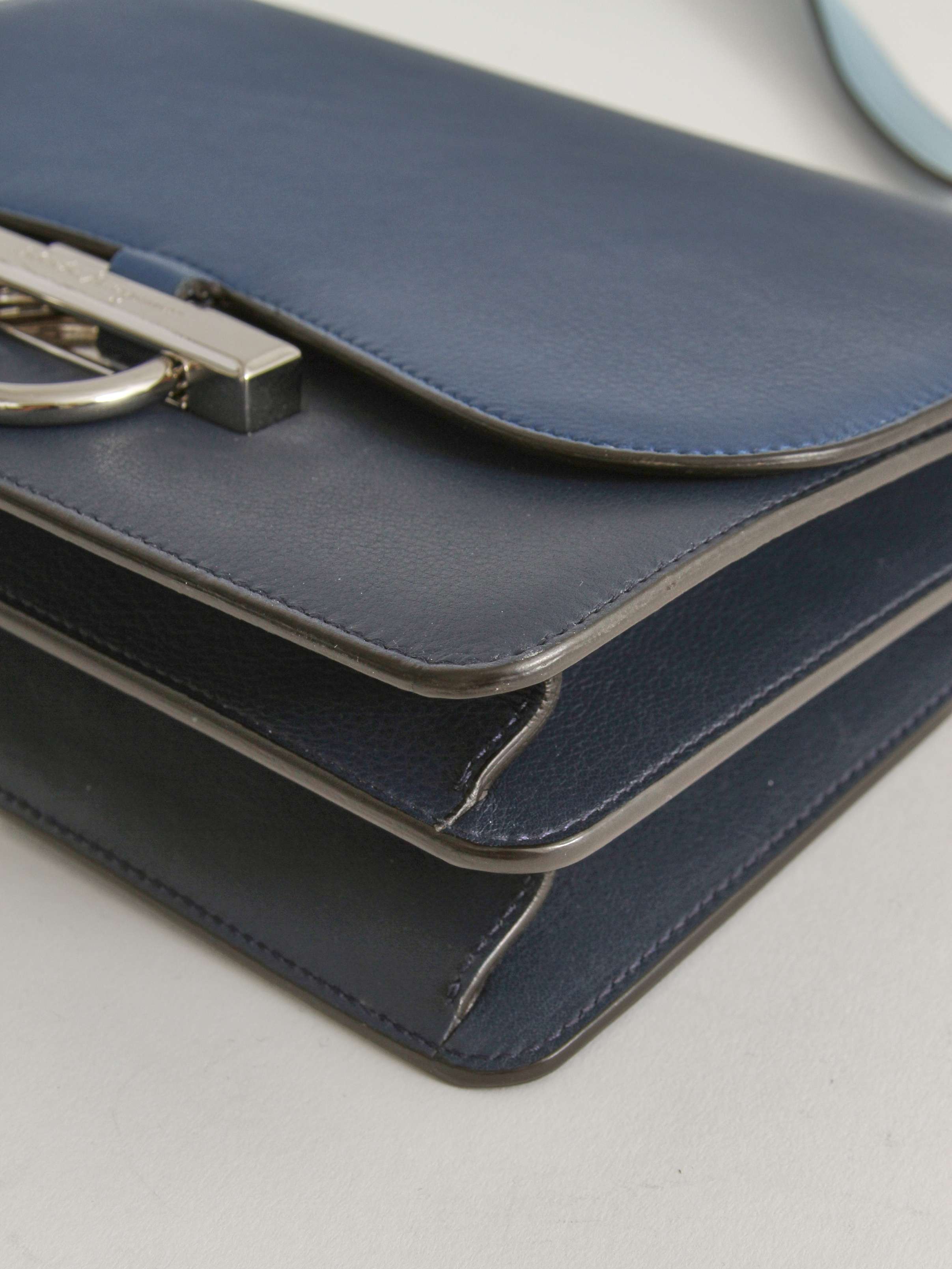 Сумки Salvatore Ferragamo Joanne изображение #5