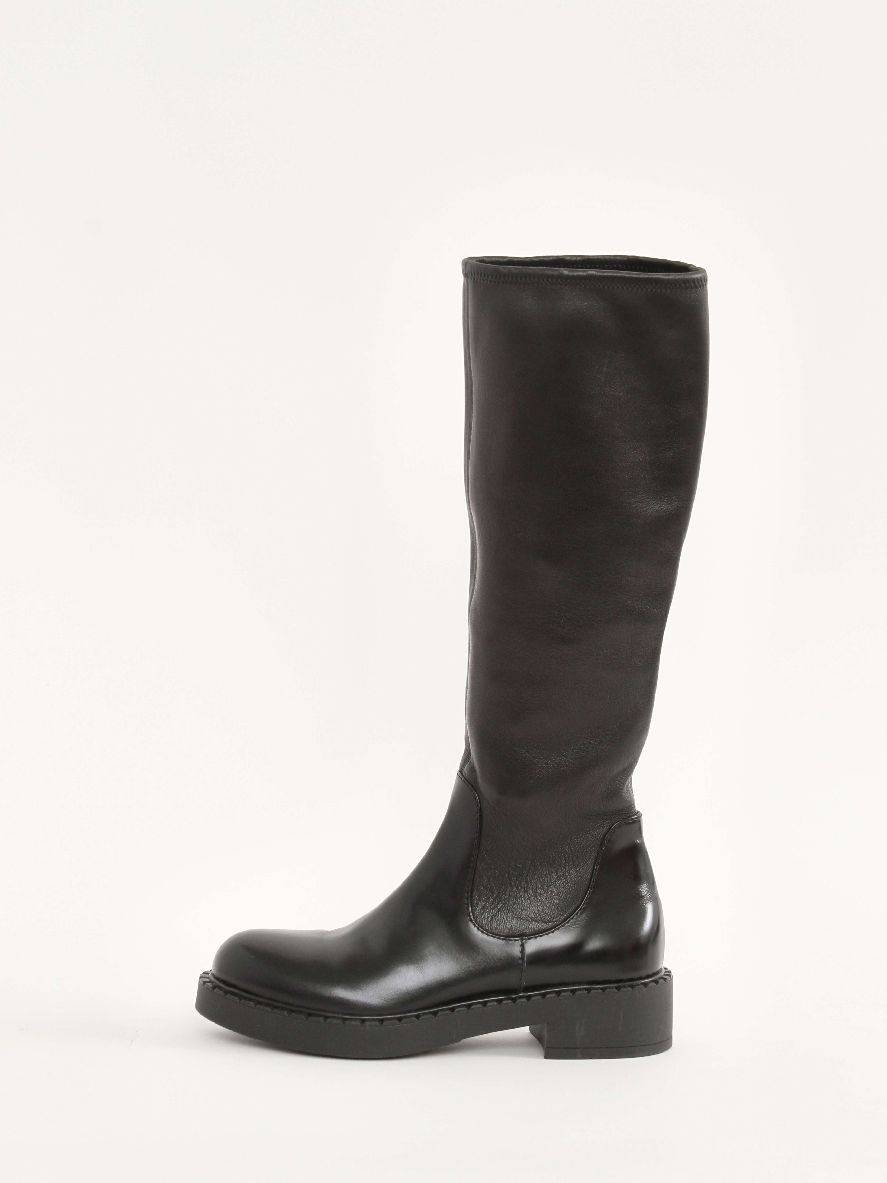 Prada 38 2