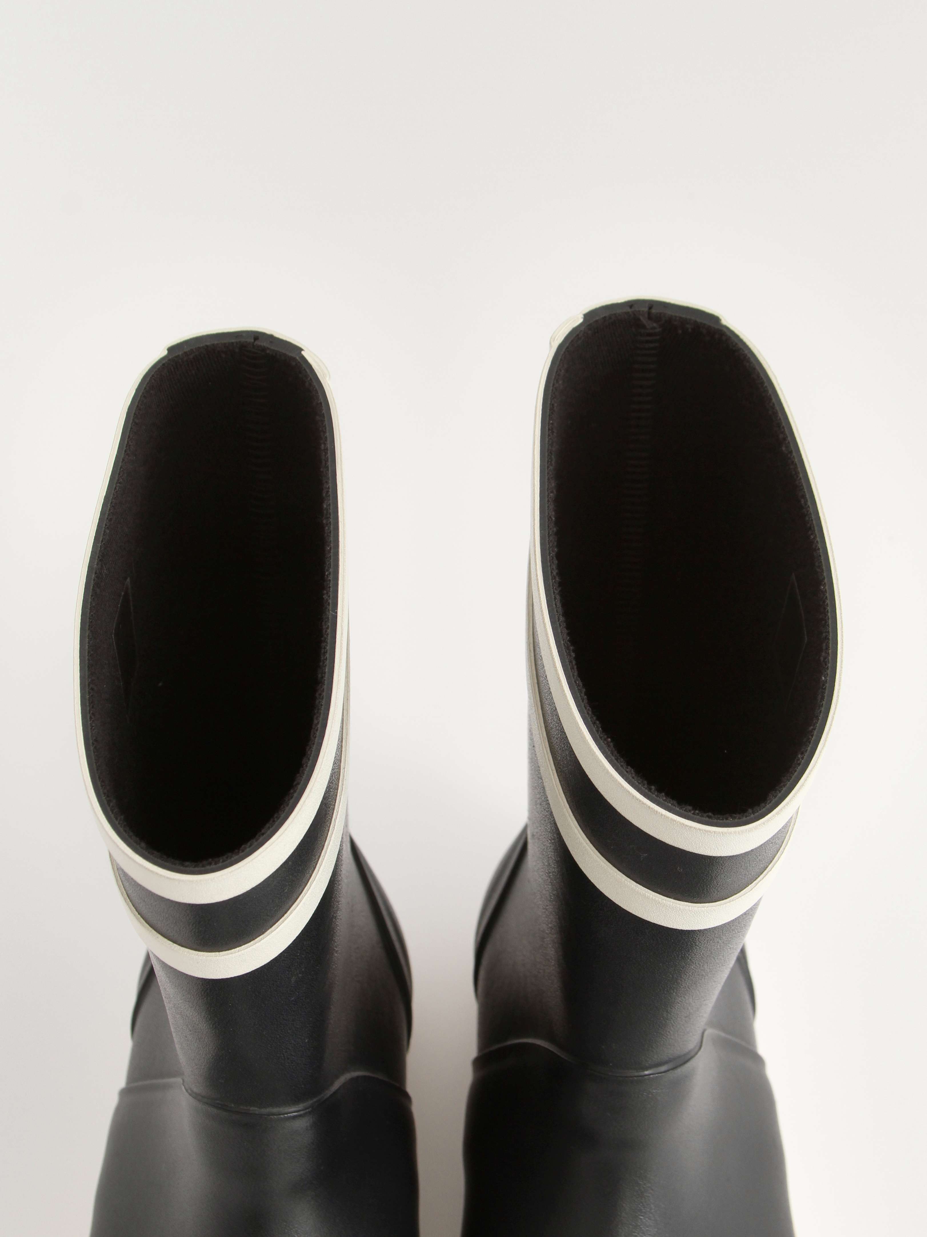 Celine 37 5
