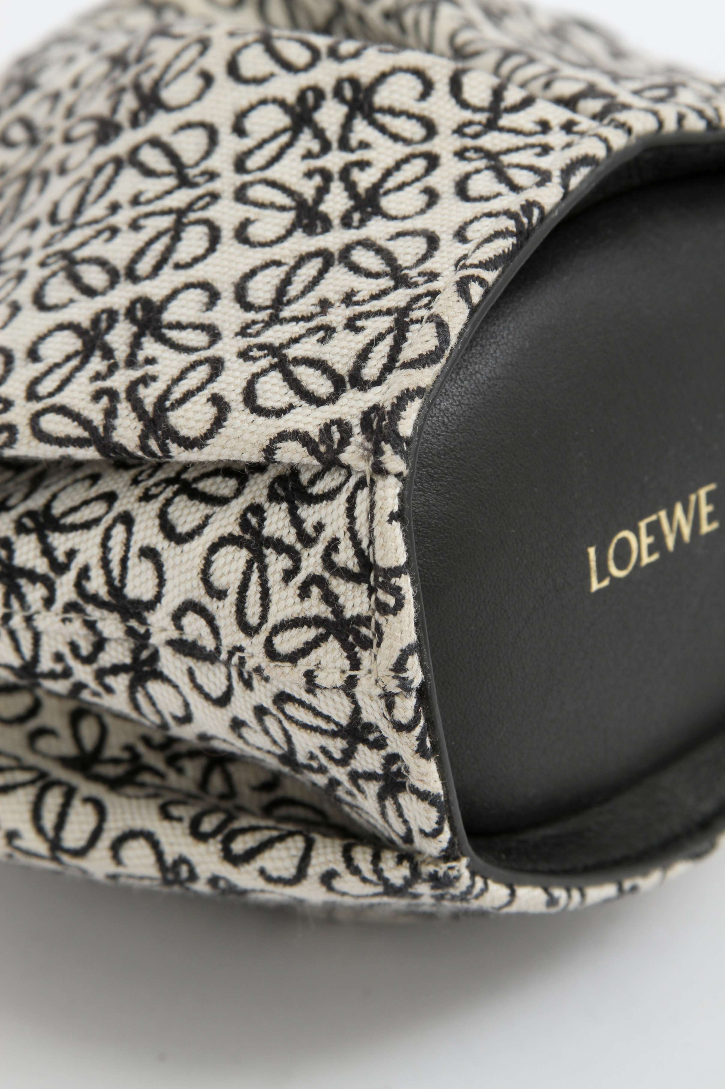 Loewe Elephant 5