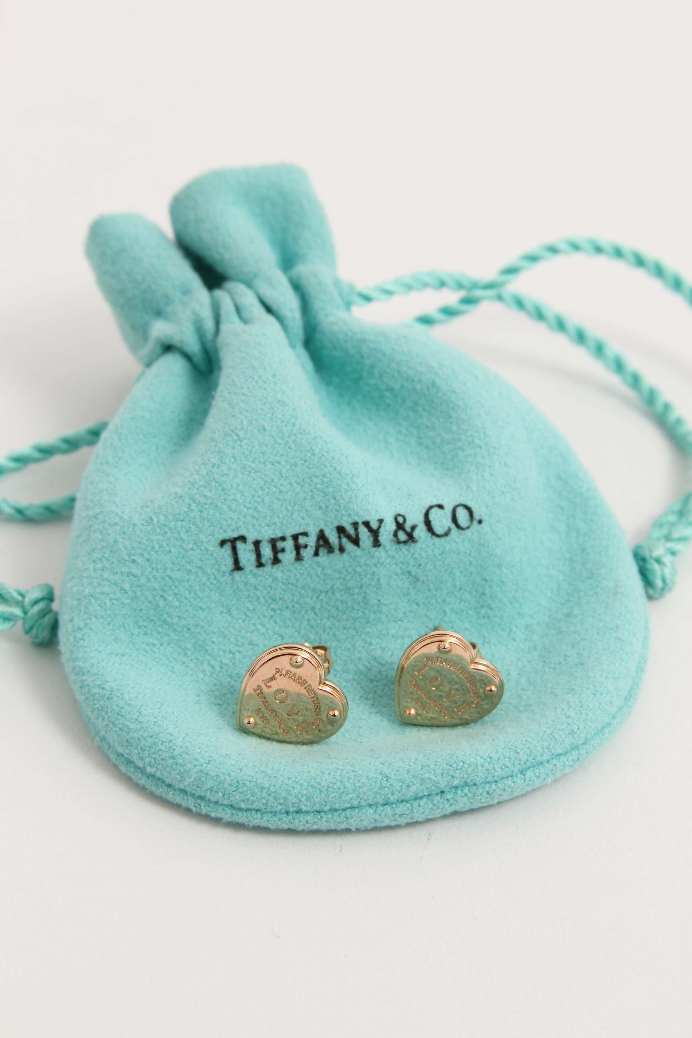 Tiffany & Co. Retutn to Tiffany 5