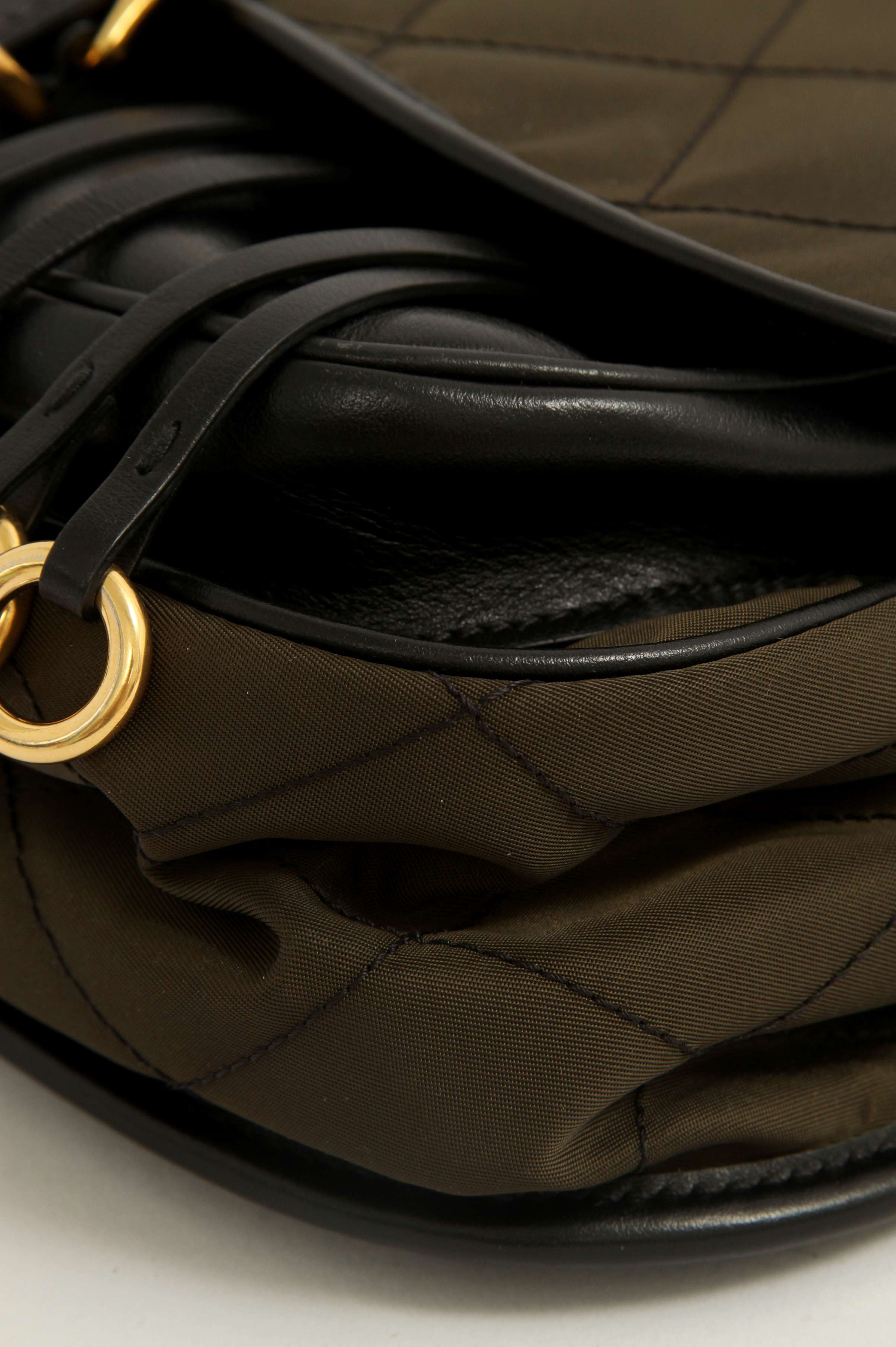 Prada Corsaire 5