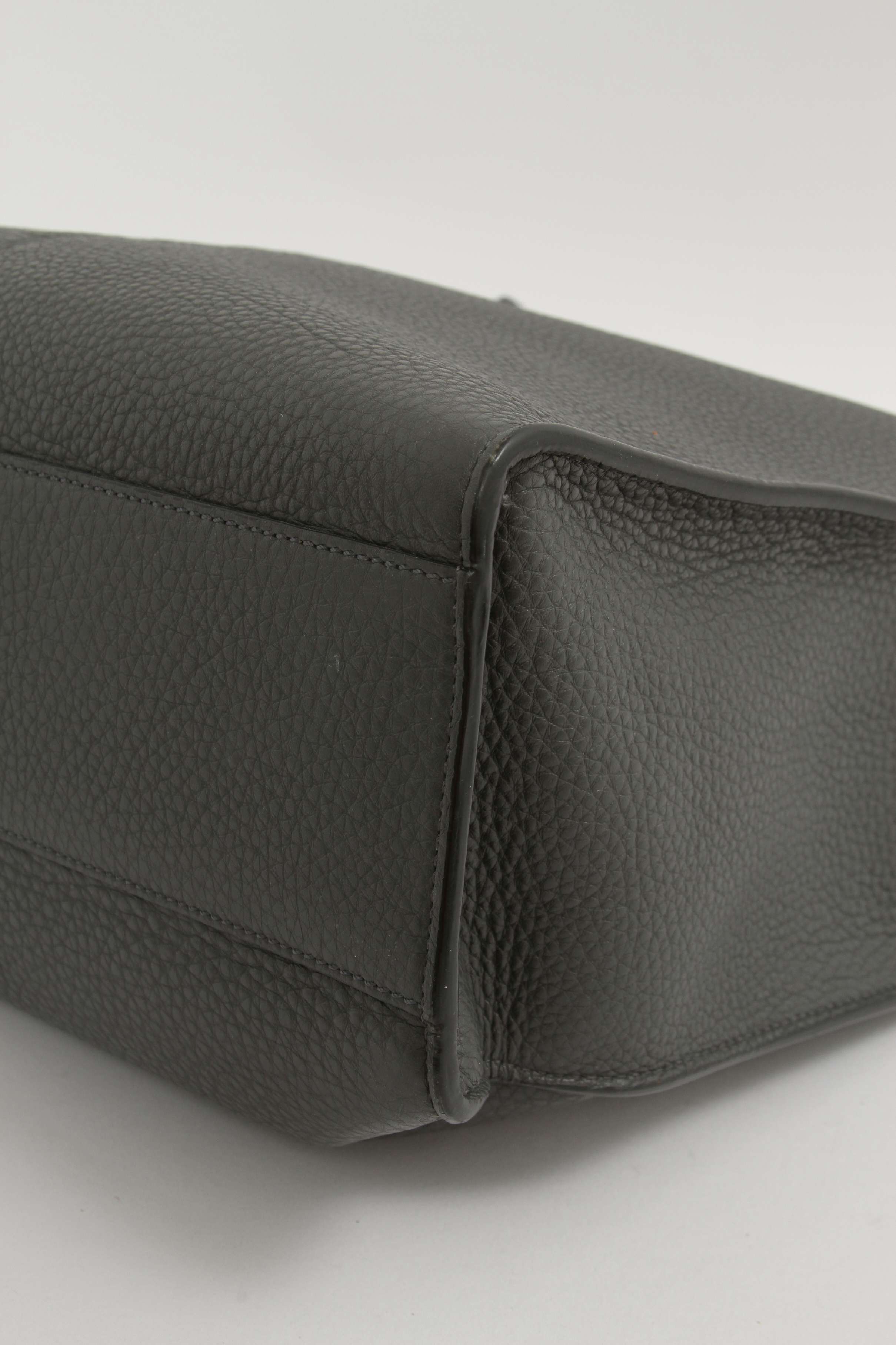 Fendi Leather Bag 5