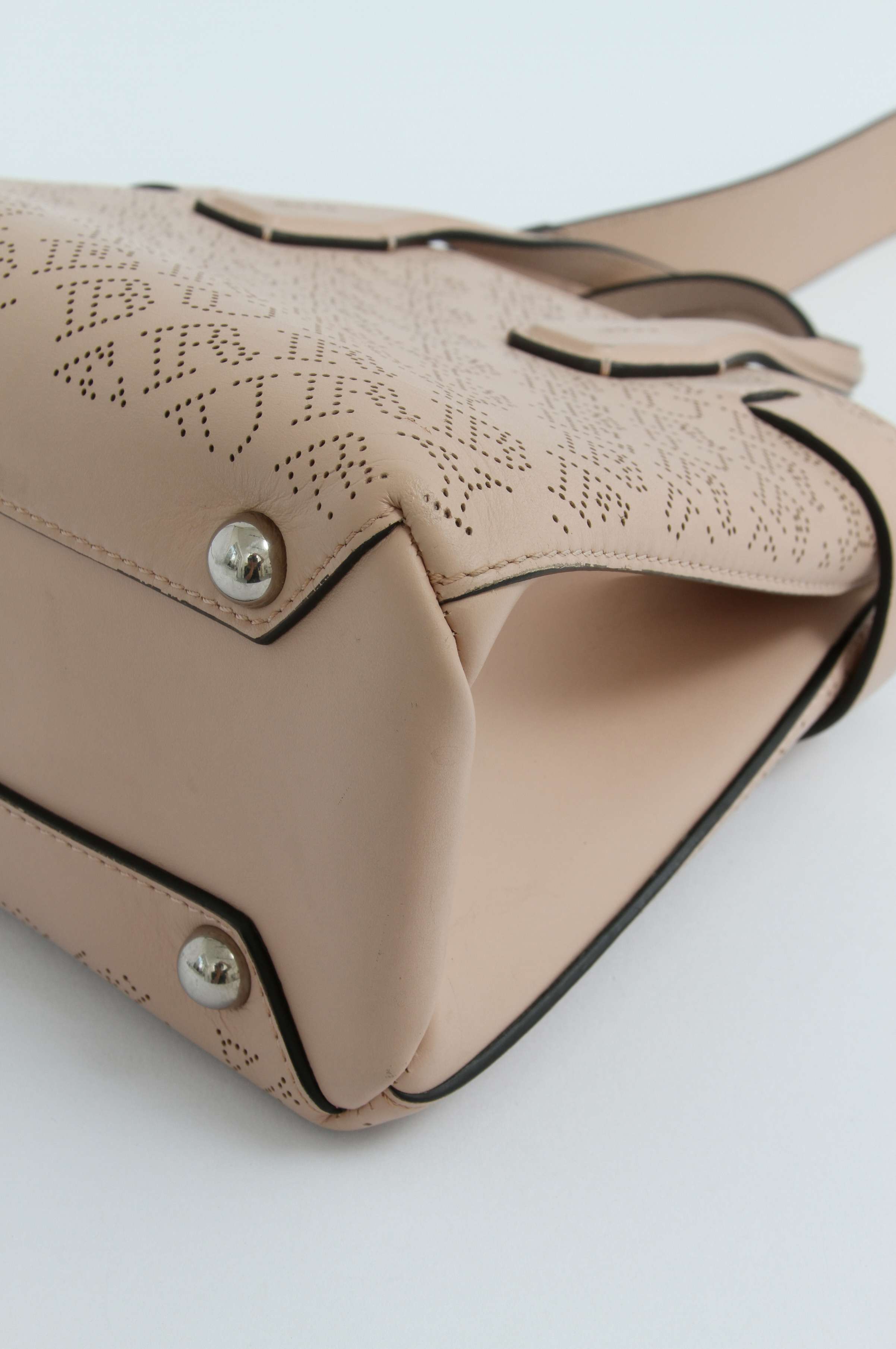 Burberry Banner 5