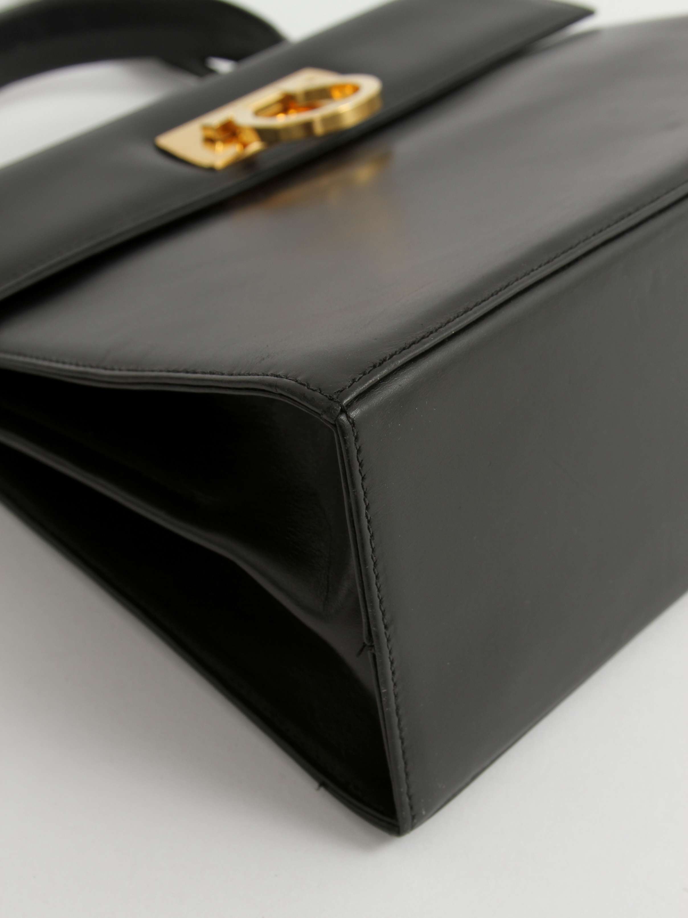 Salvatore Ferragamo Gancini 5