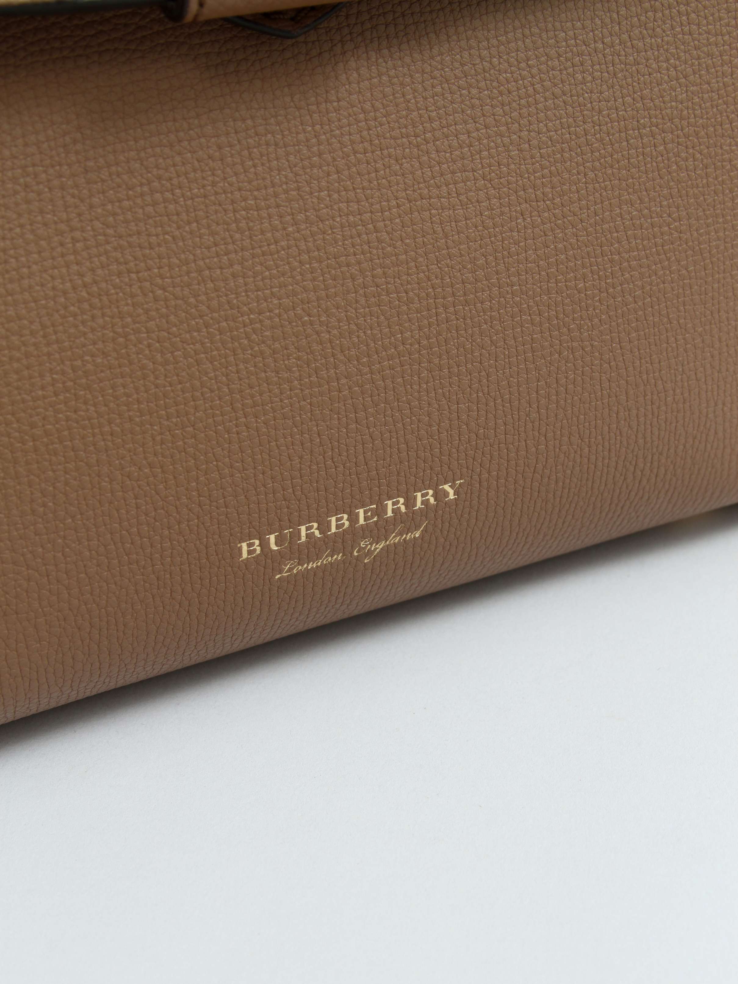 Burberry Camberley 5