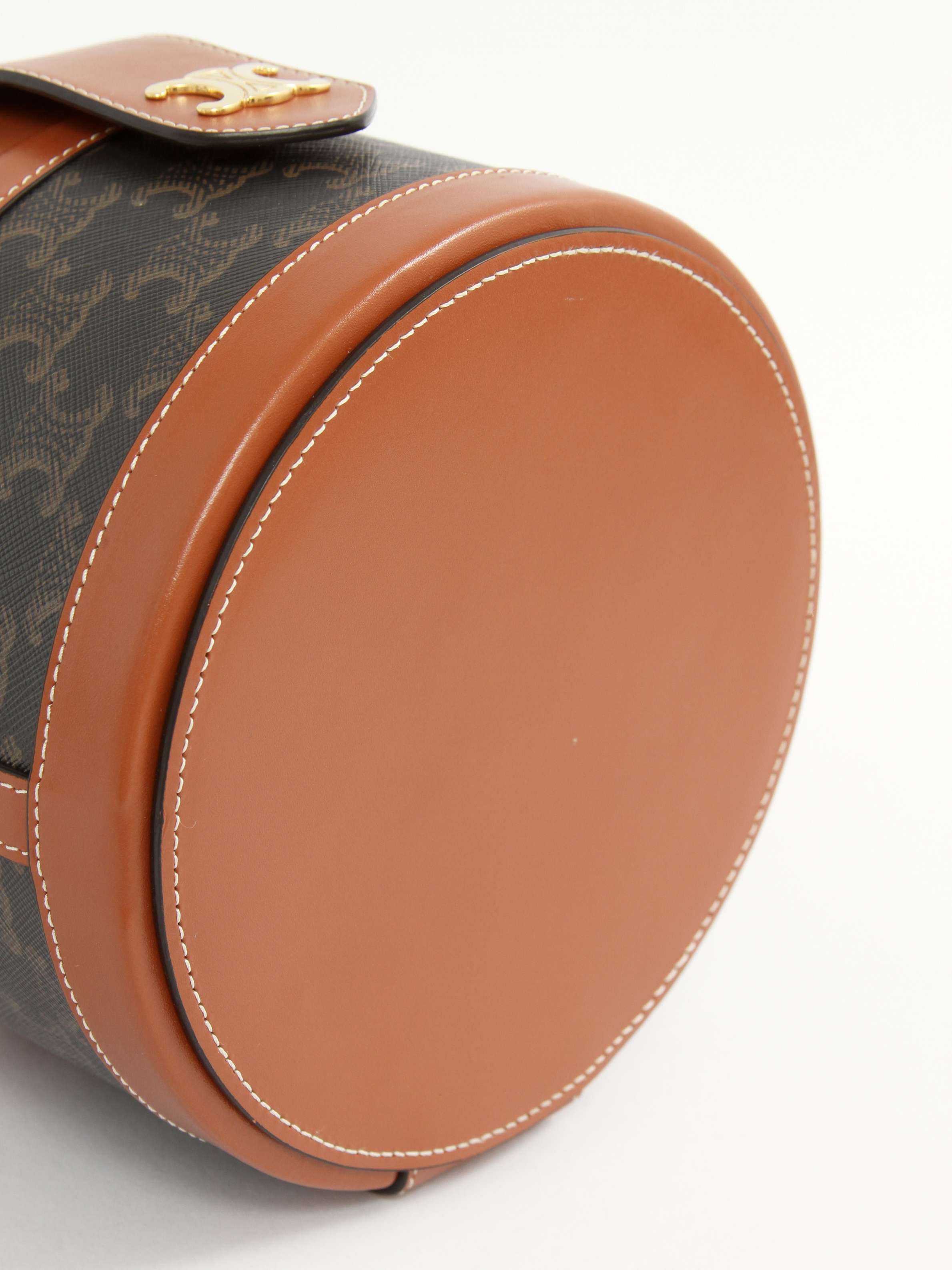 Celine Tambour 5