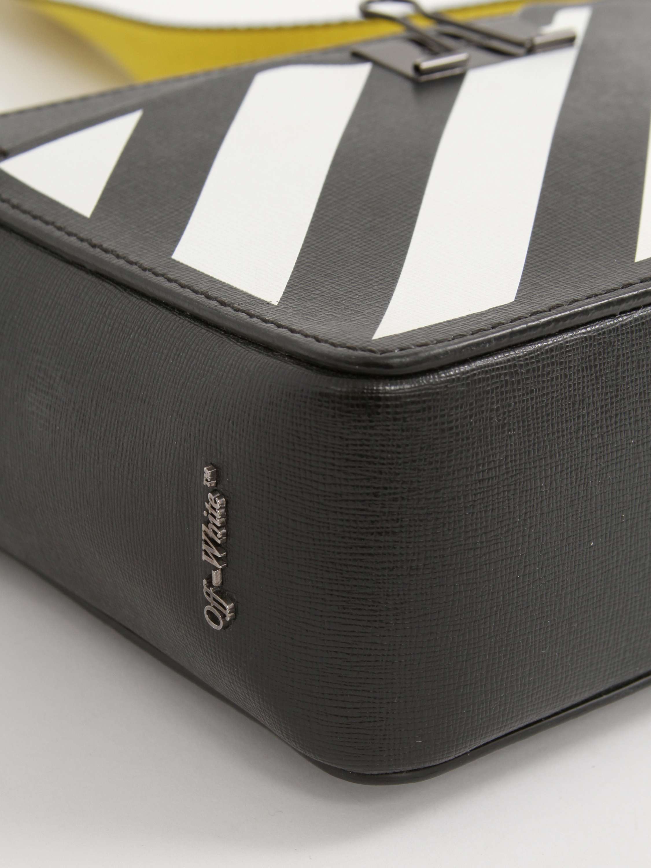 Off-White Binder Clip 5