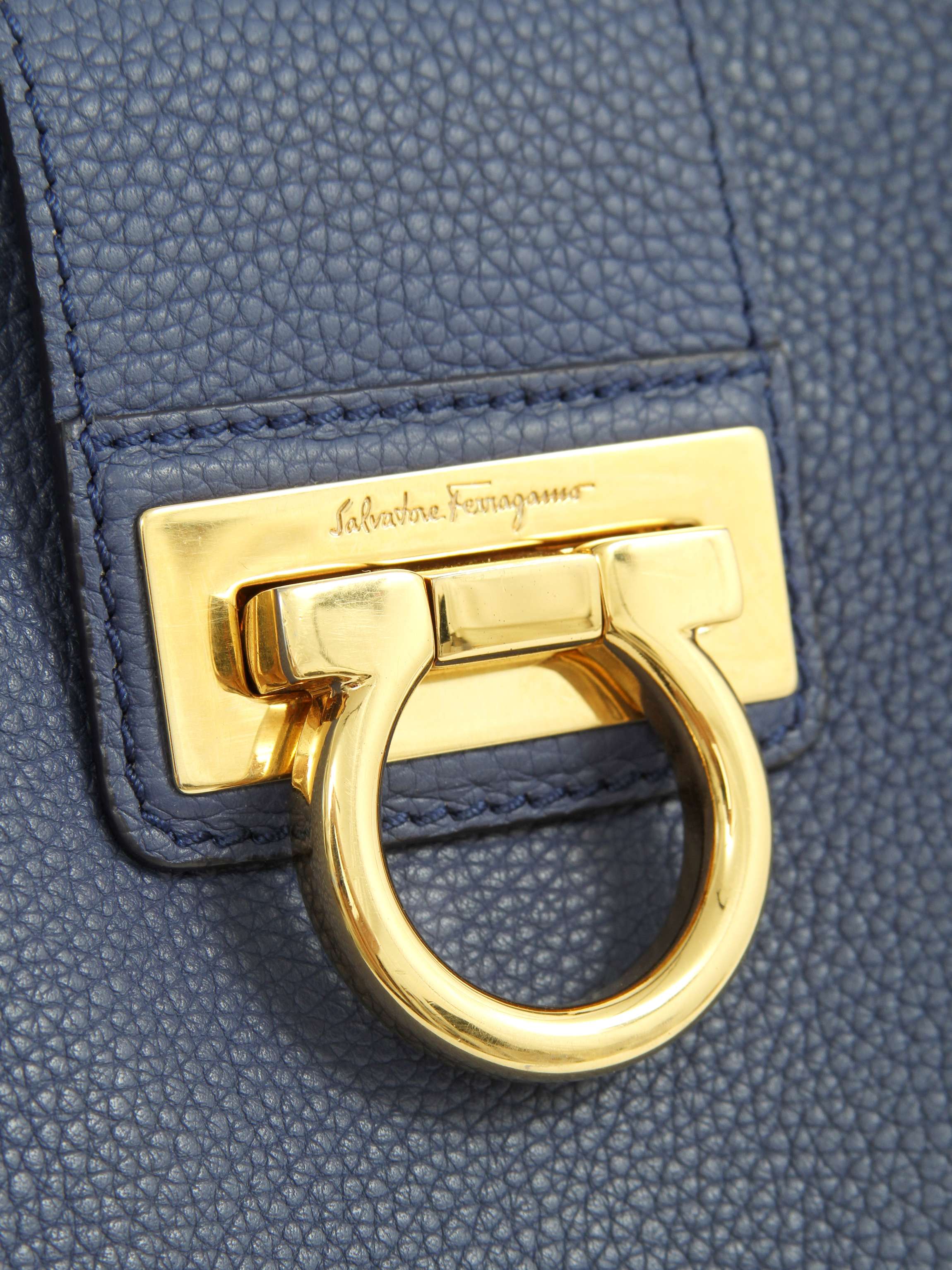 Сумки Salvatore Ferragamo Sofia изображение #4