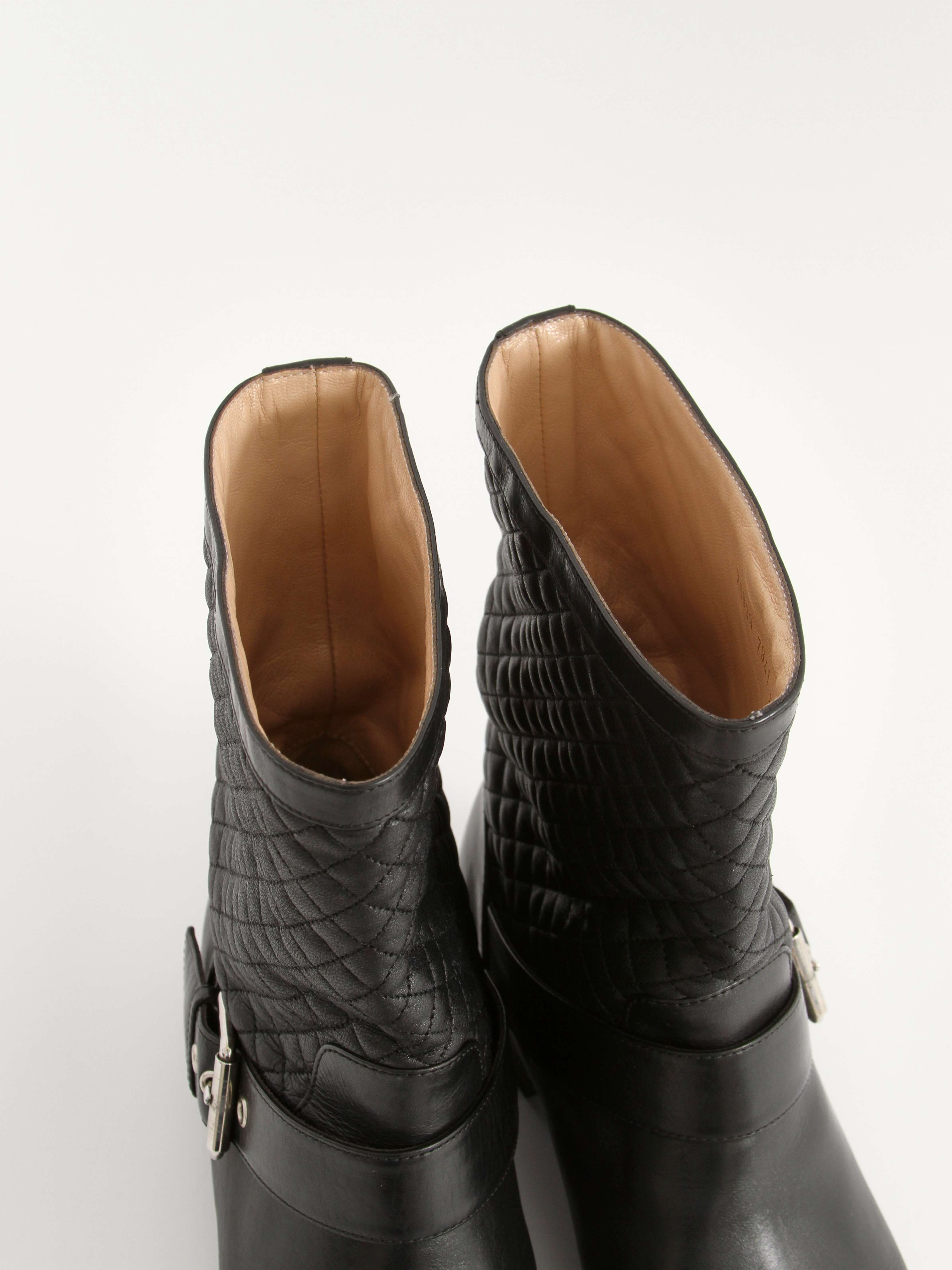 Gianvito Rossi  38.5 5