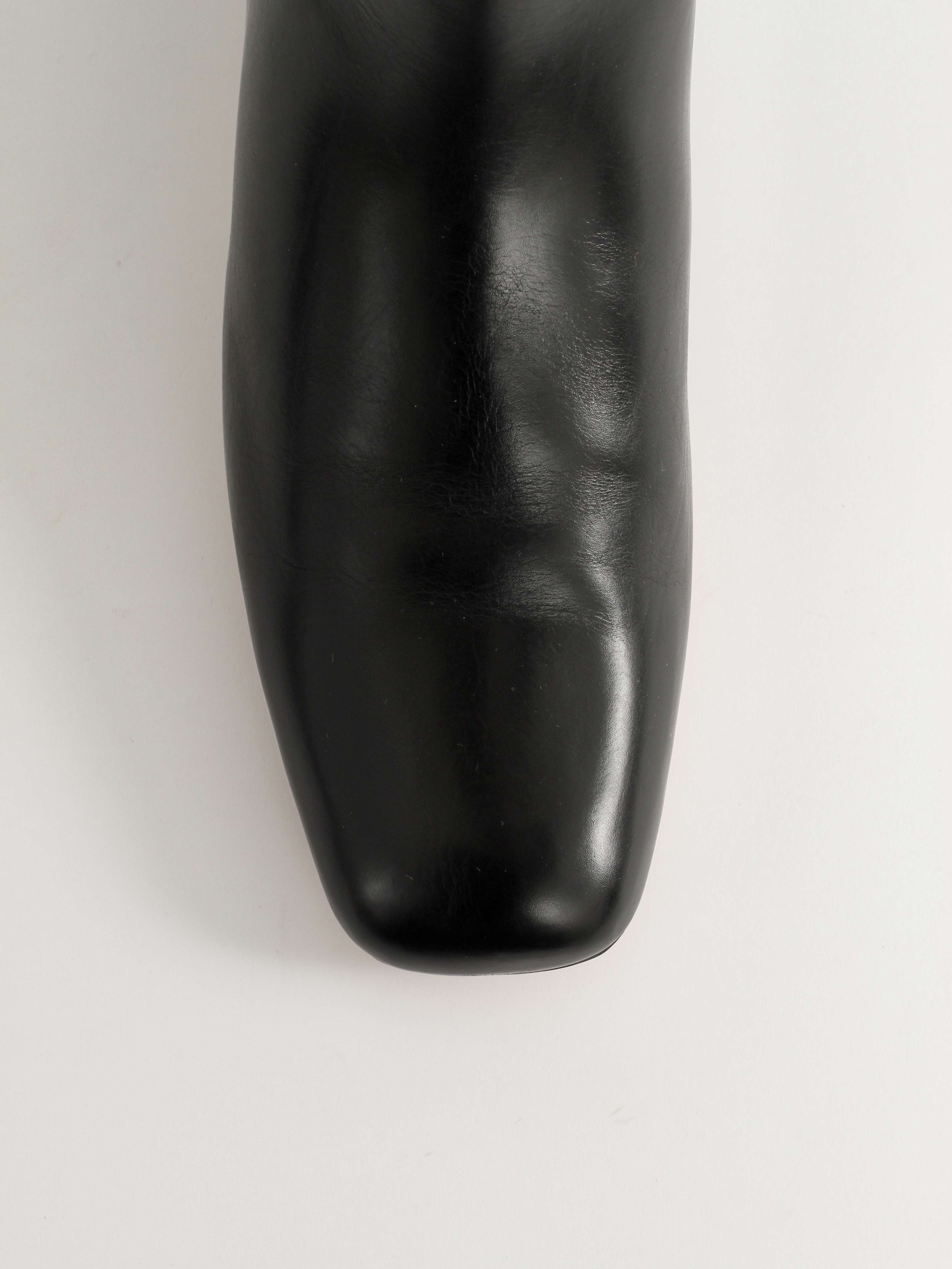 Celine  39.5 5