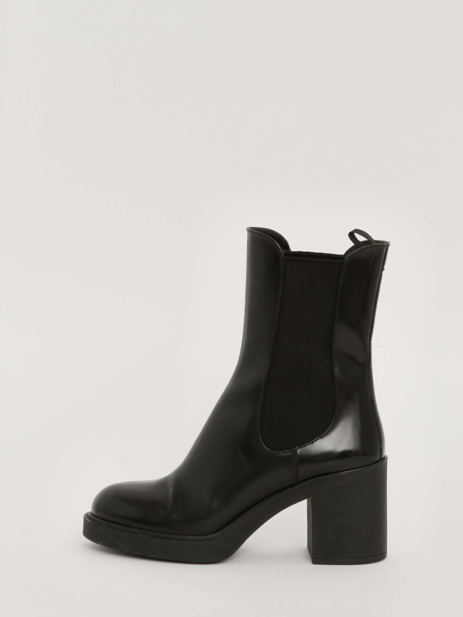 Prada  38 2
