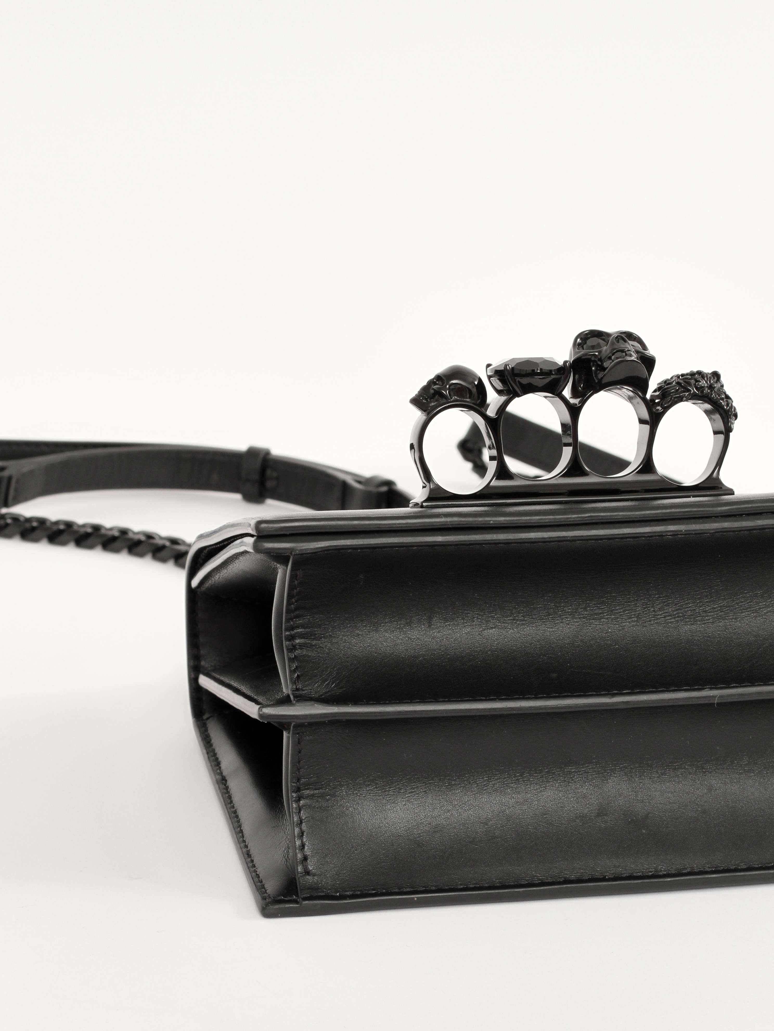 Сумки Alexander McQueen Knuckle изображение #7