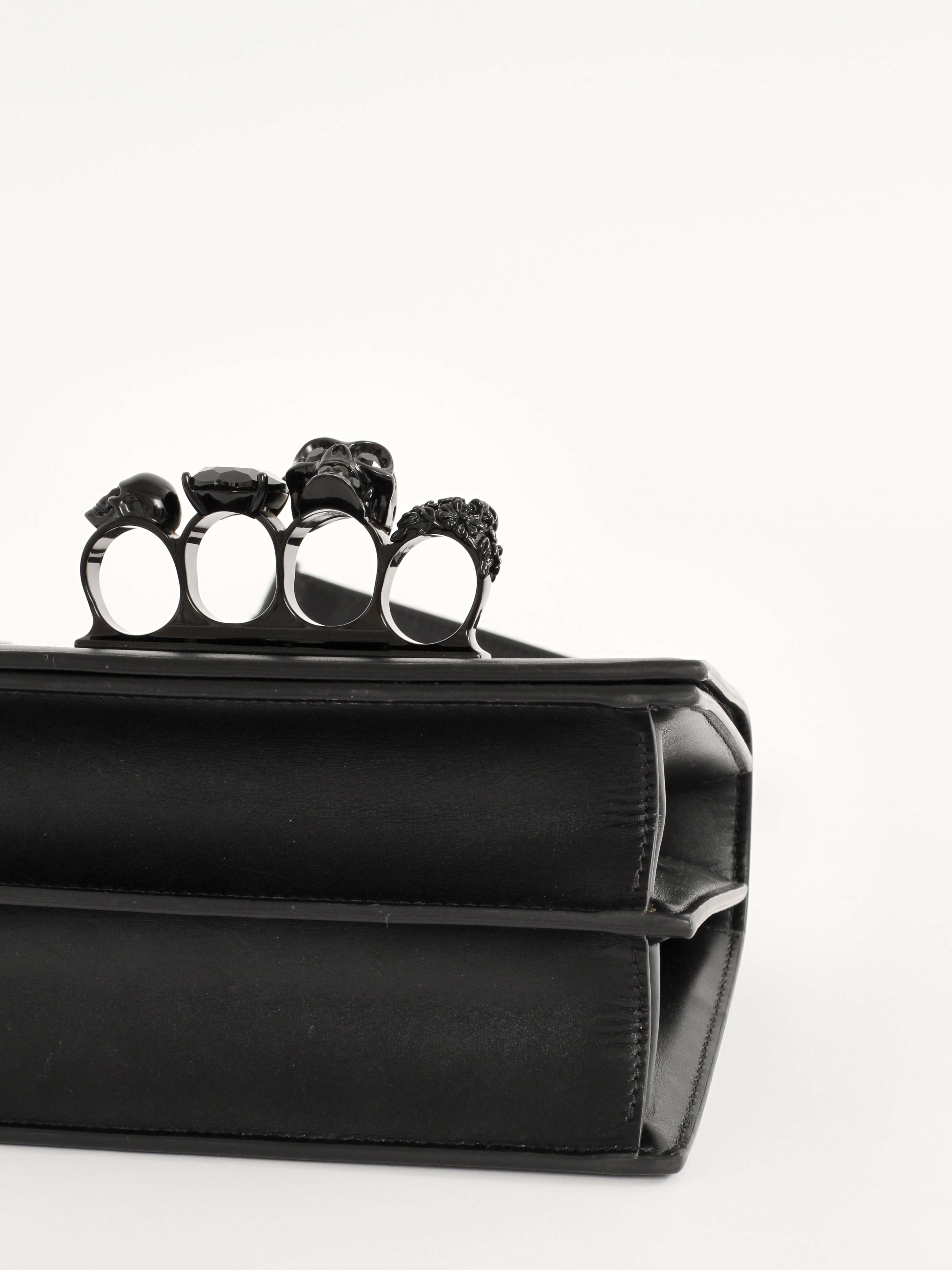 Сумки Alexander McQueen Knuckle изображение #8
