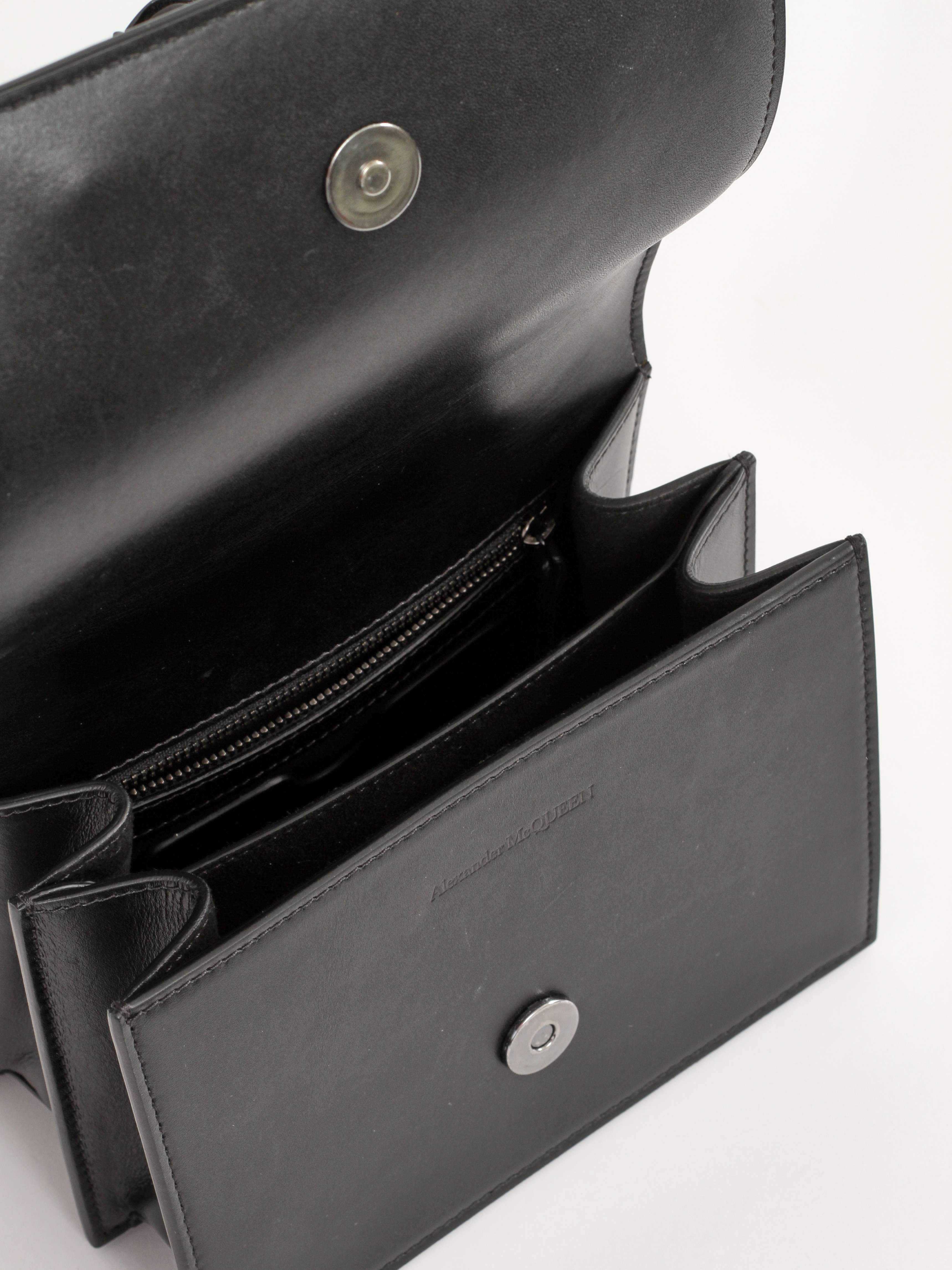 Сумки Alexander McQueen Knuckle изображение #9