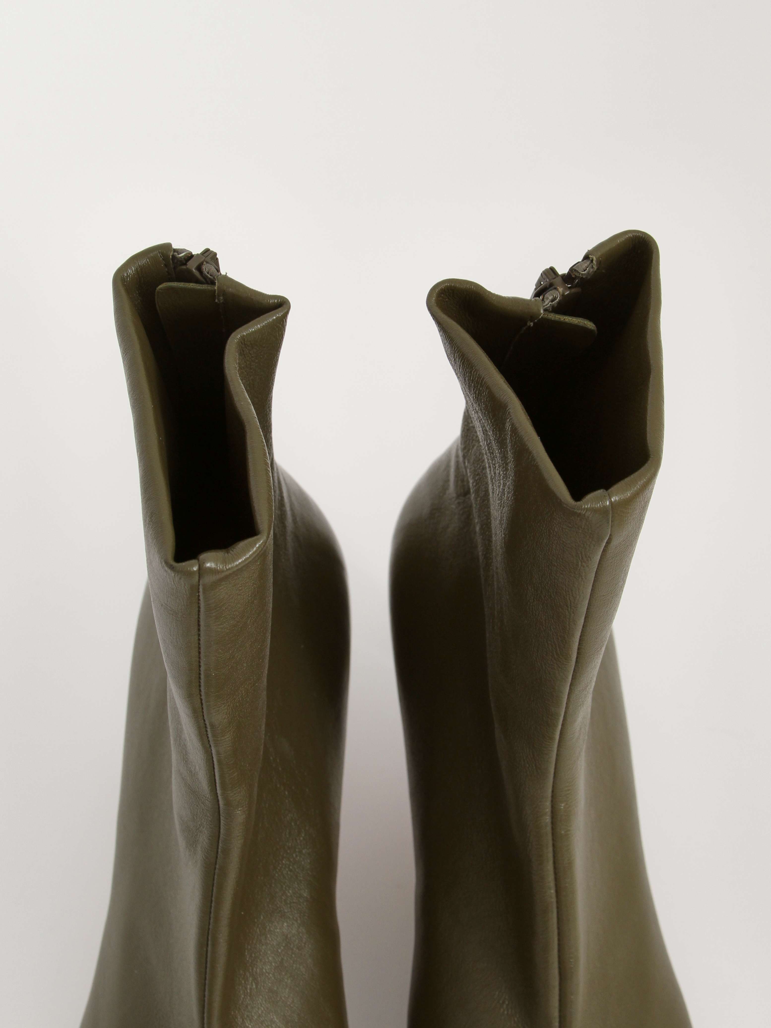 Bottega Veneta  39 5