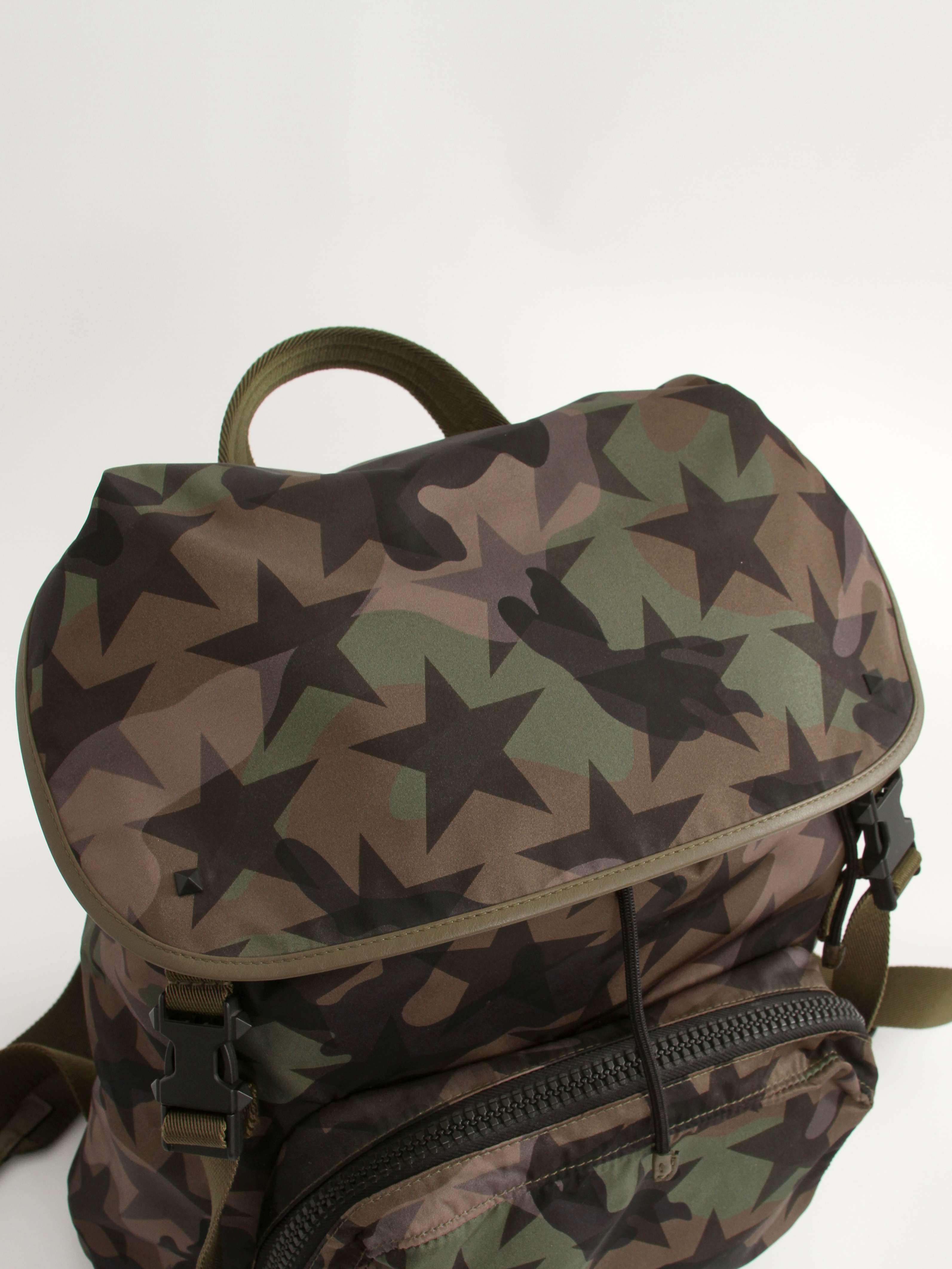Valentino Camustars  5
