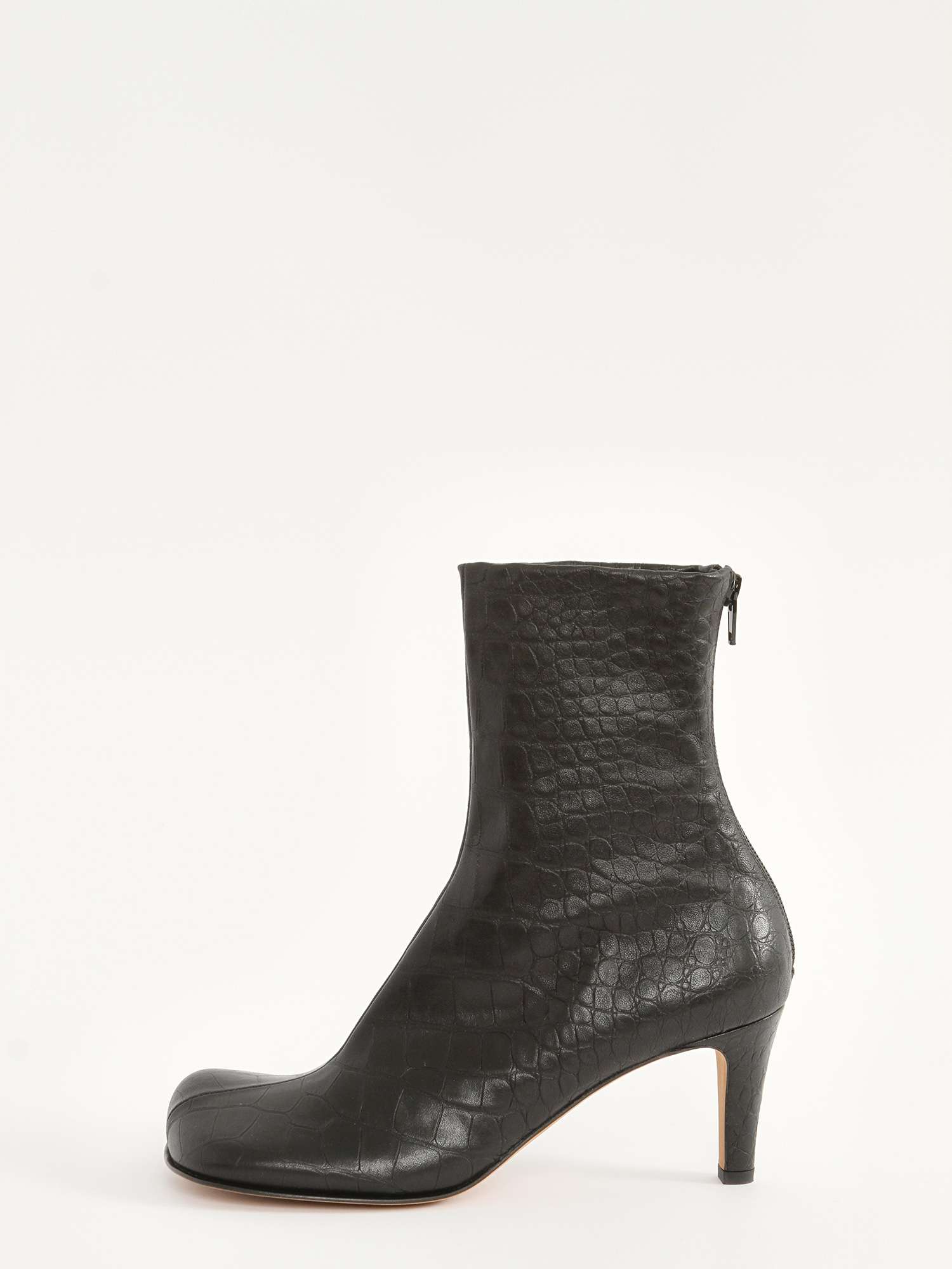 Bottega Veneta  38.5 2