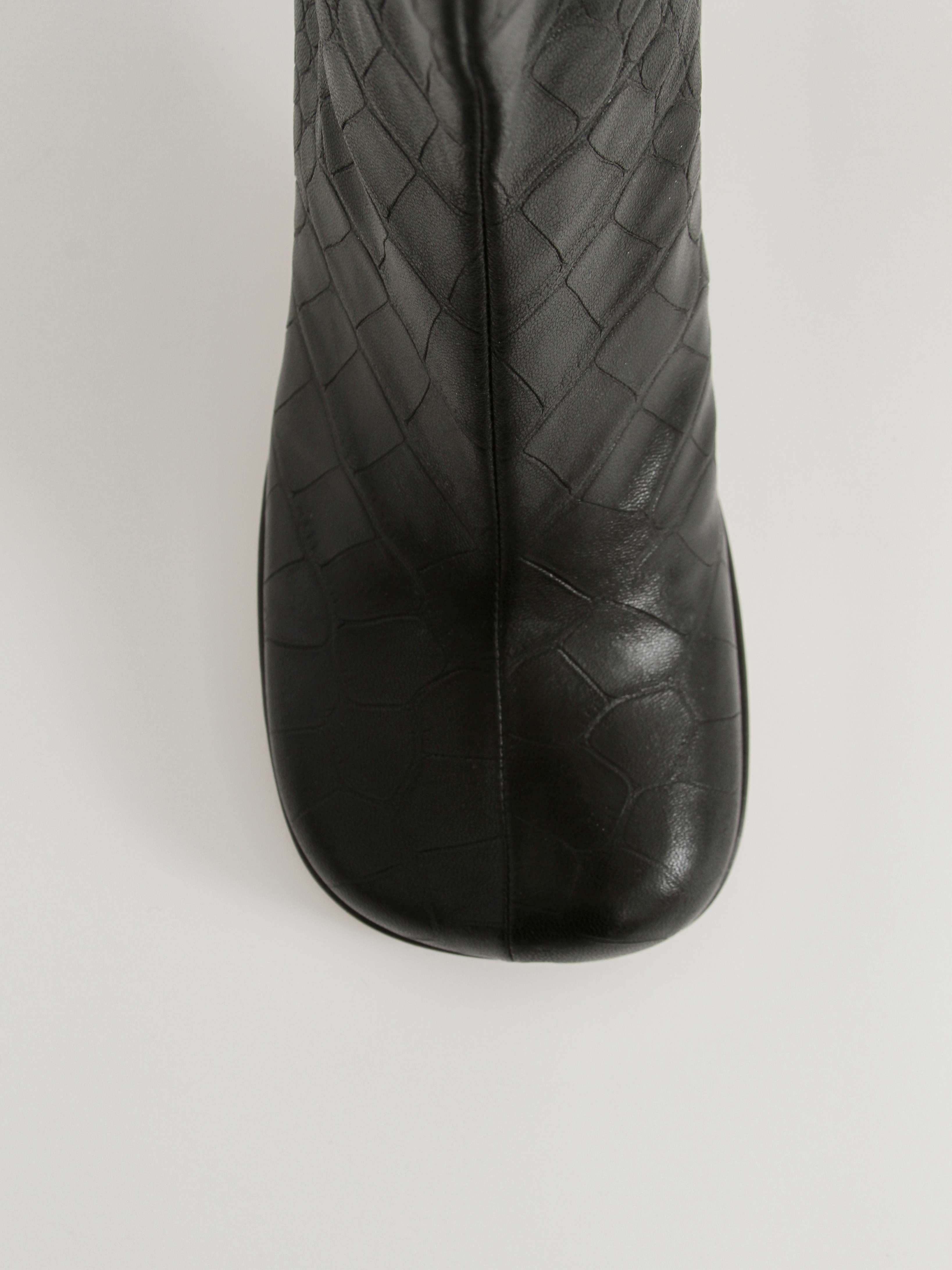 Bottega Veneta  38.5 5