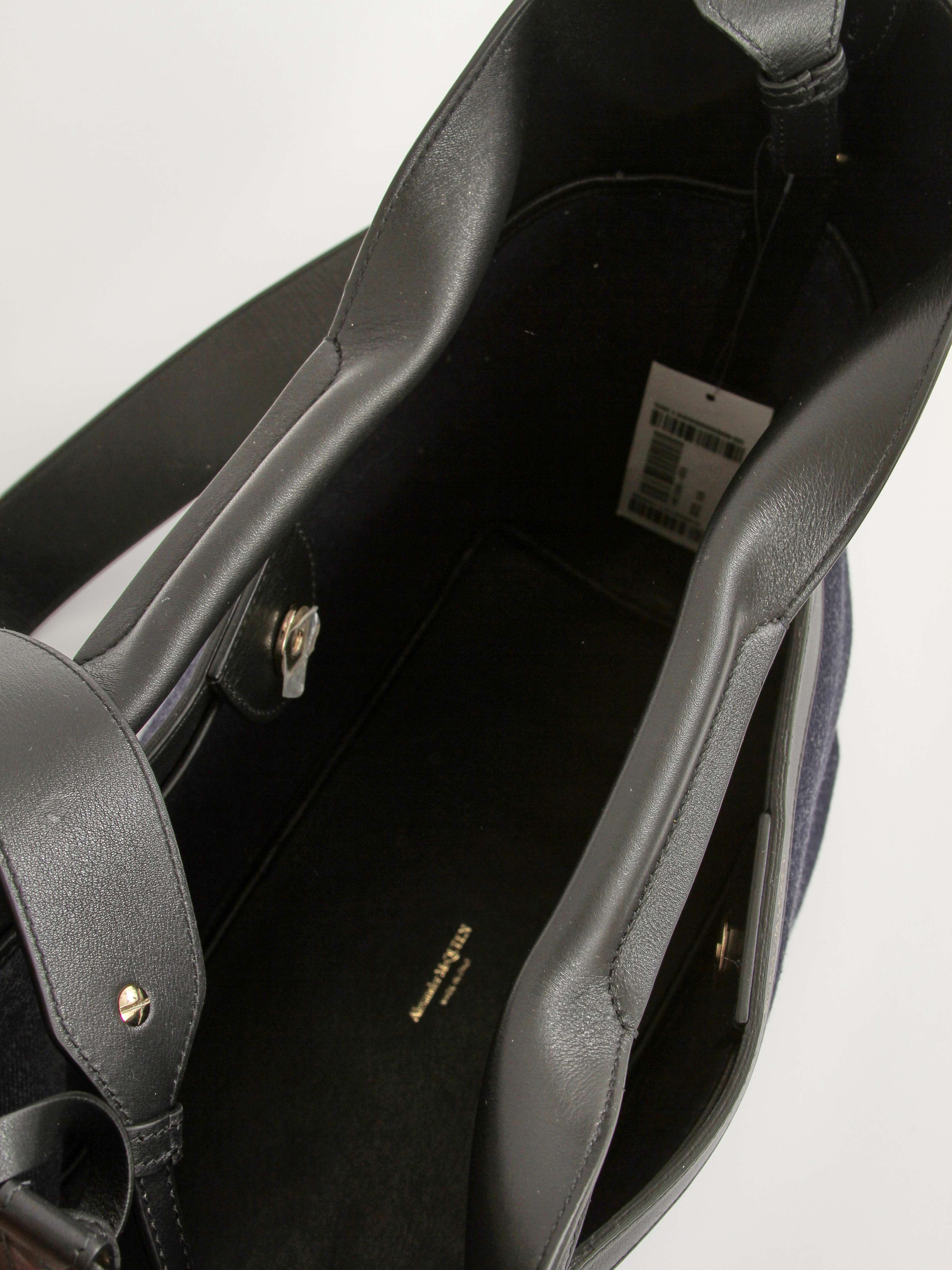 Сумки Alexander McQueen The Bow изображение #11