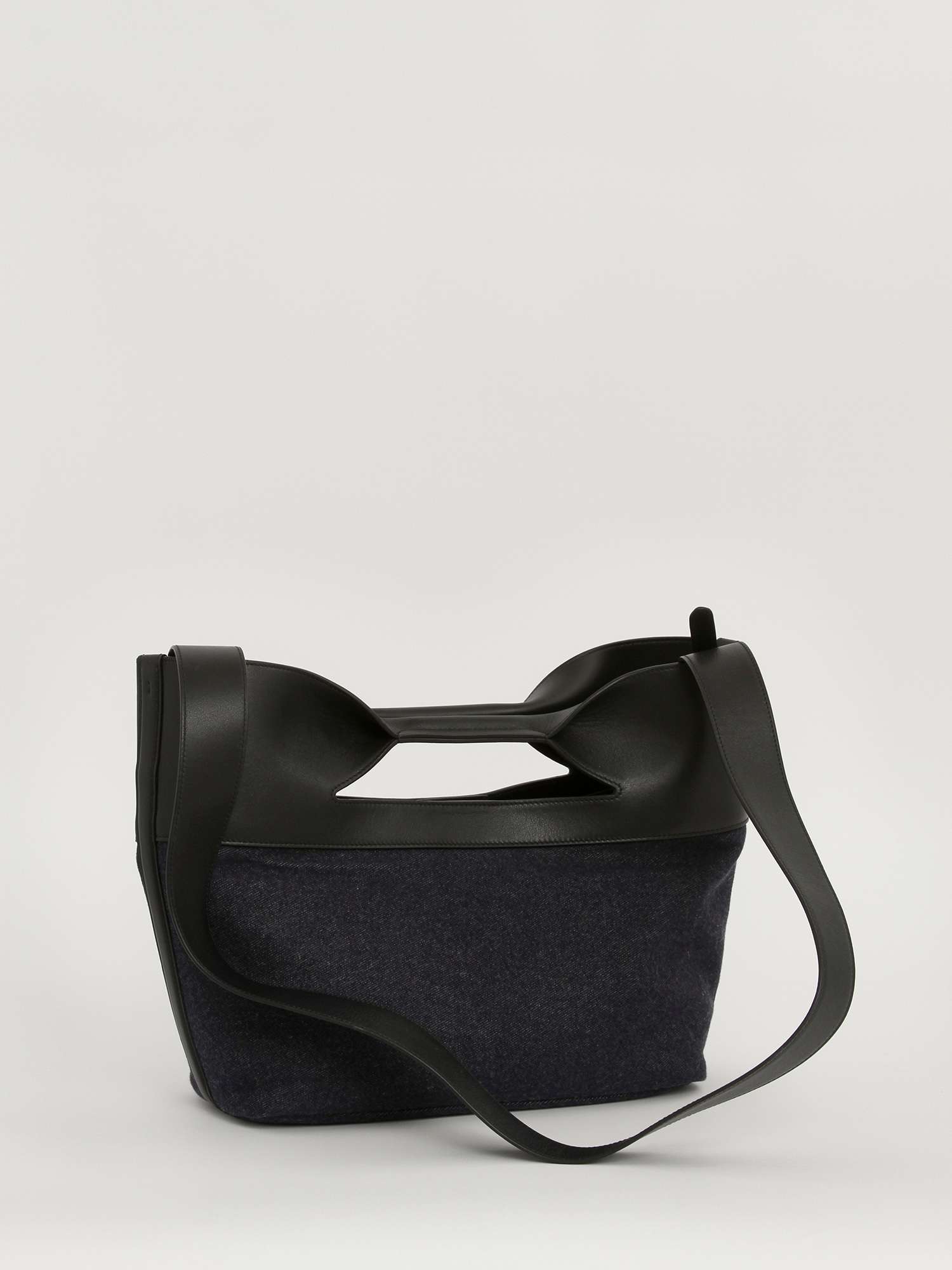 Сумки Alexander McQueen The Bow изображение #5