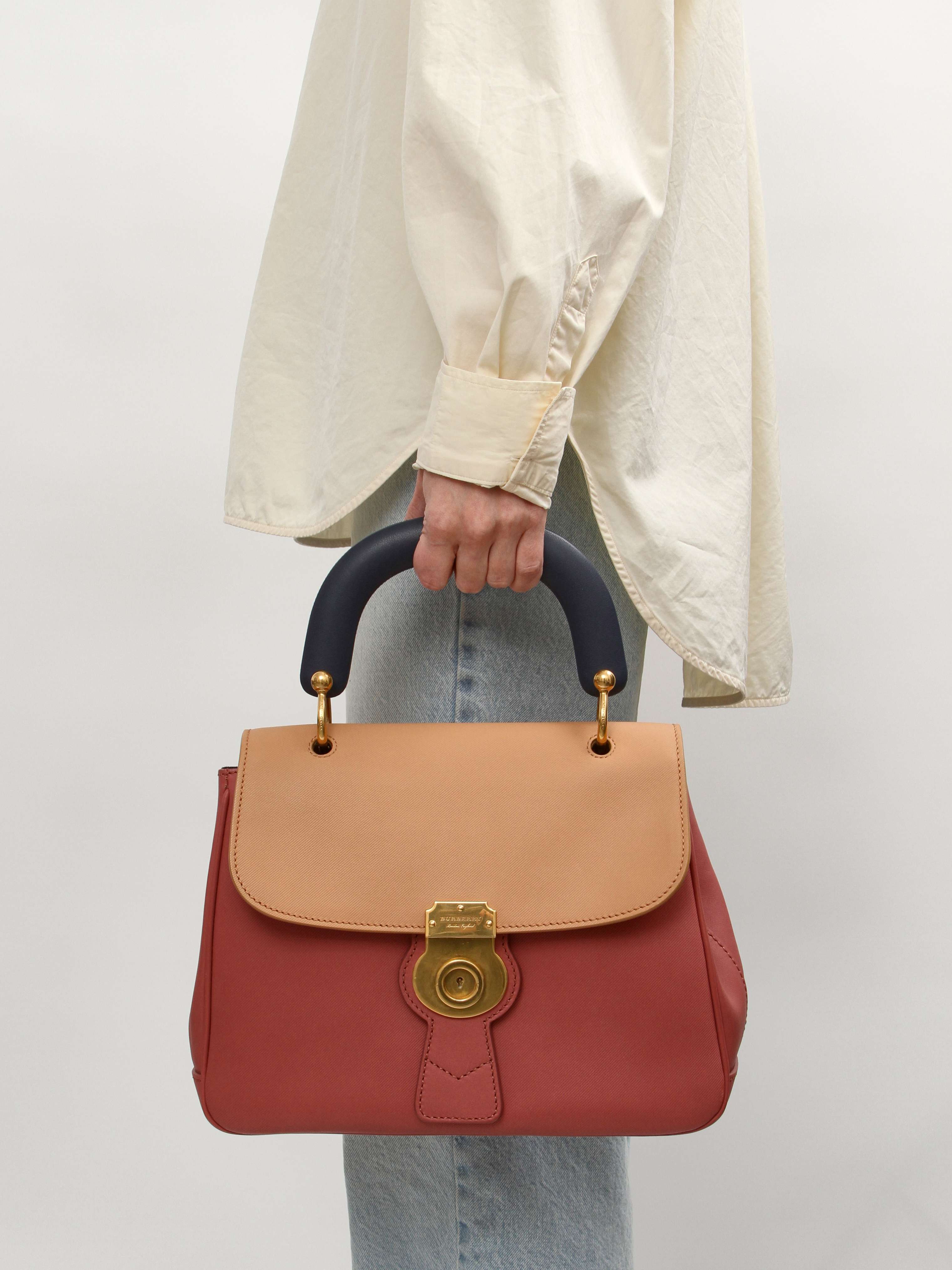 Burberry DK88  2