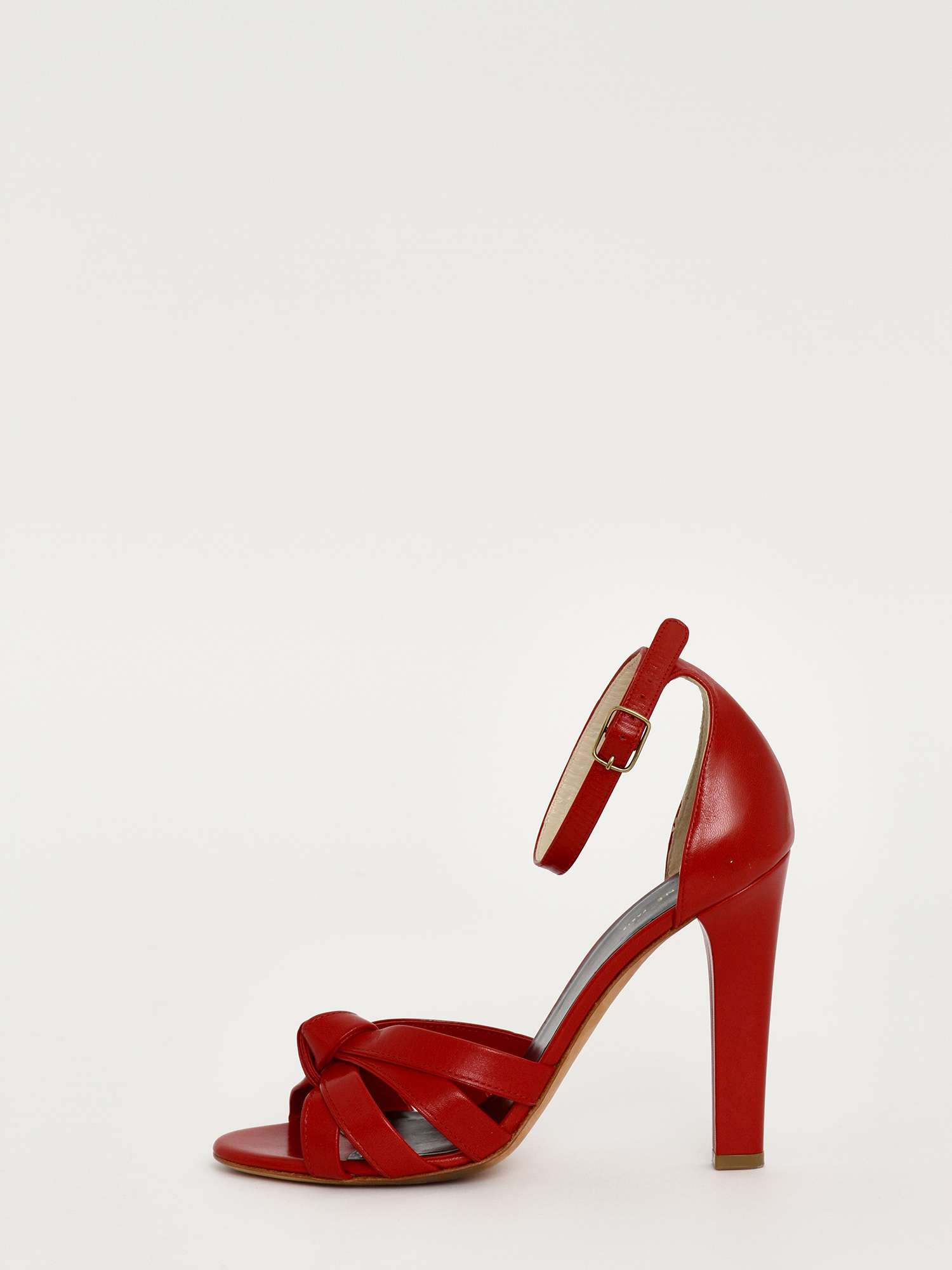 Celine  37 2