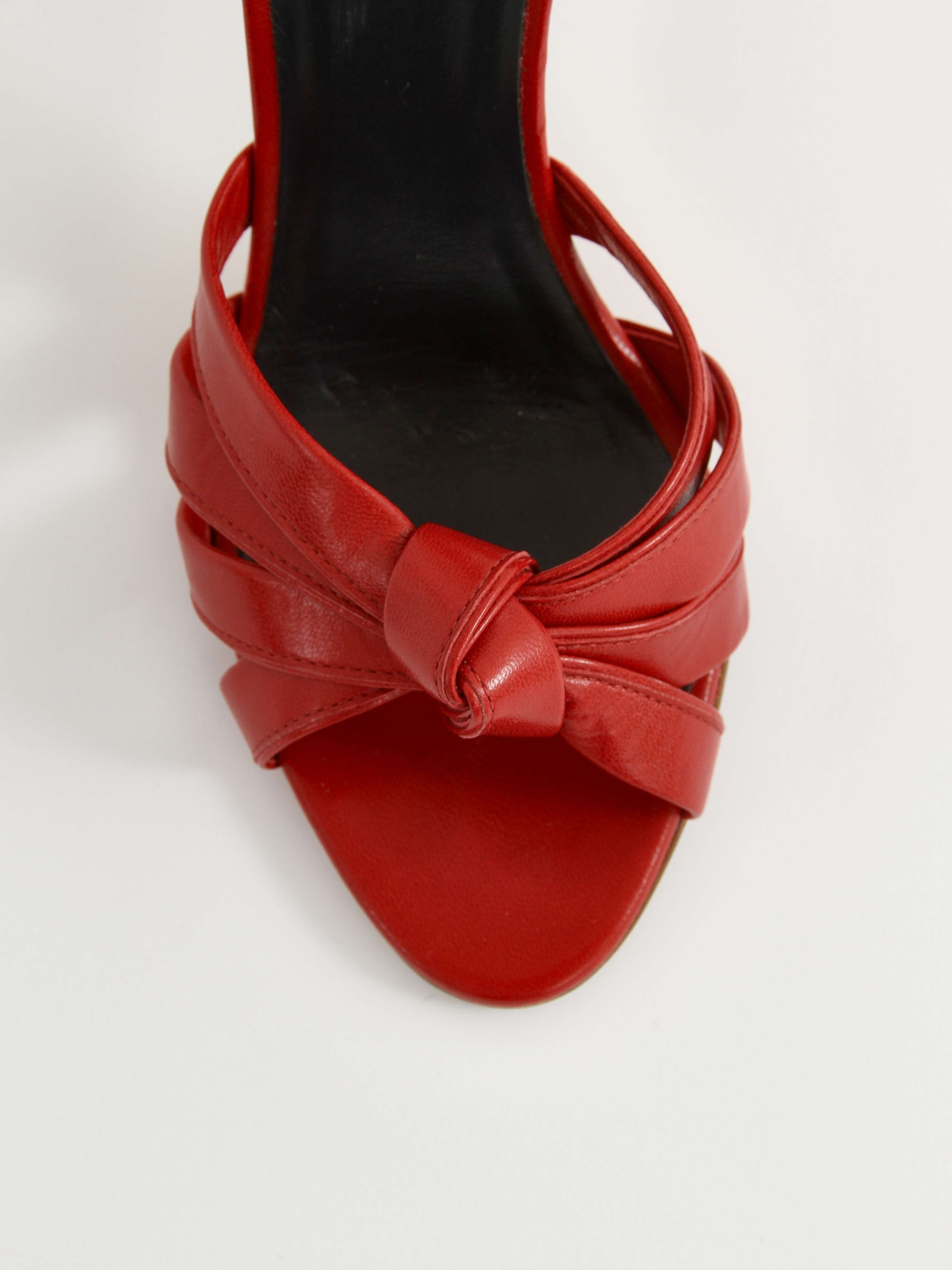 Celine  37 5