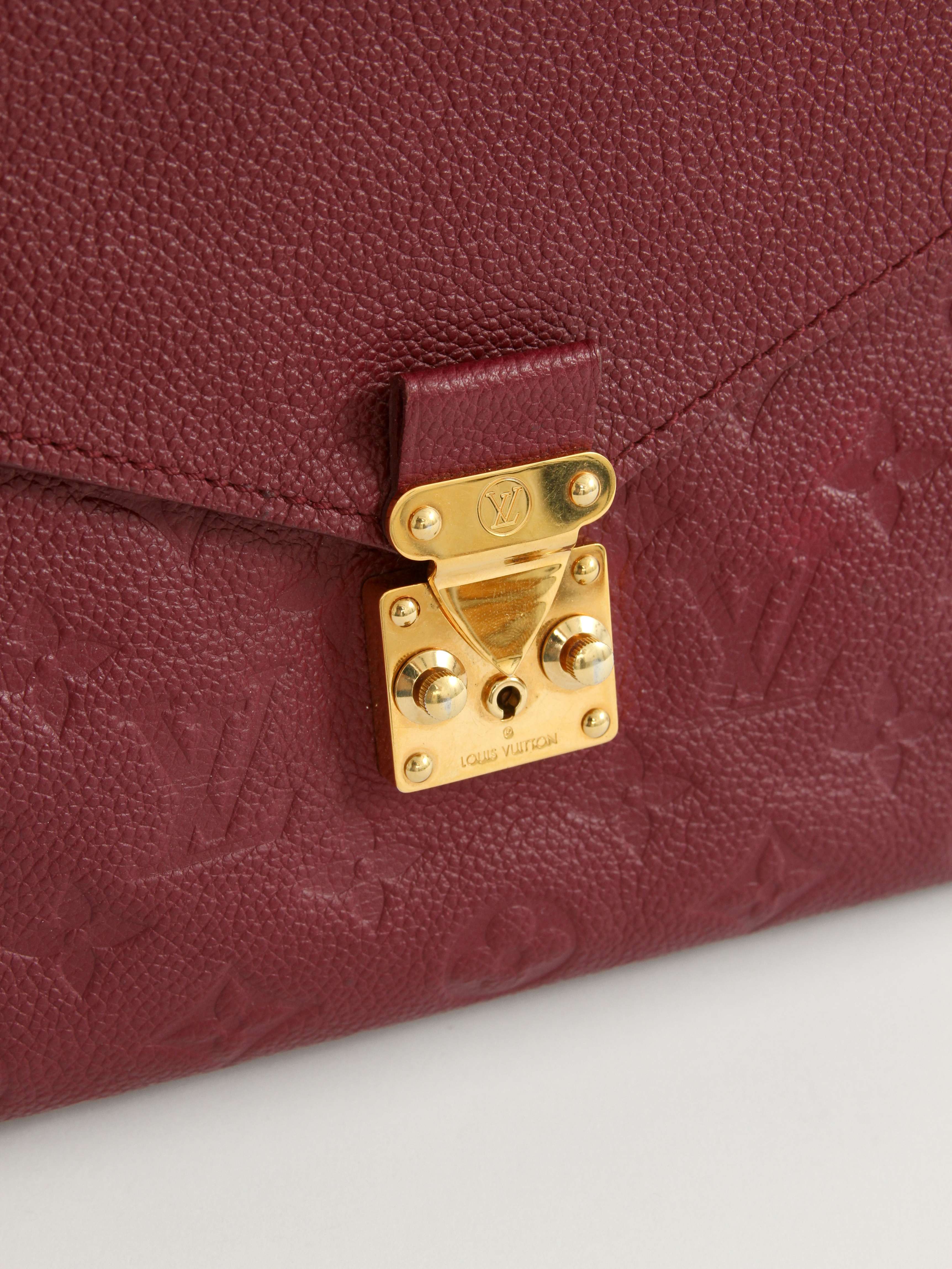 Сумки Louis Vuitton Metis Hobo изображение #11