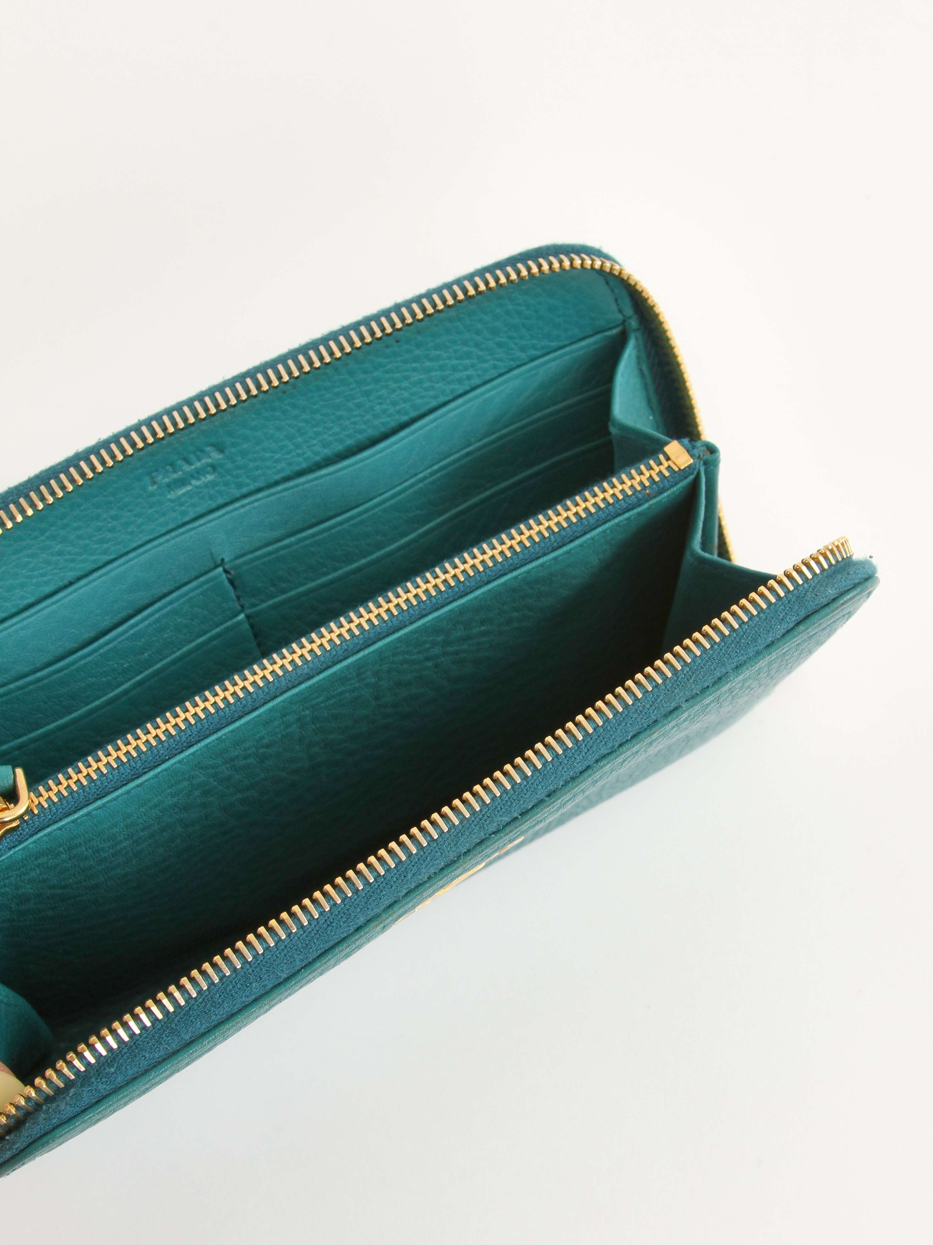 Аксессуары Prada изображение #4