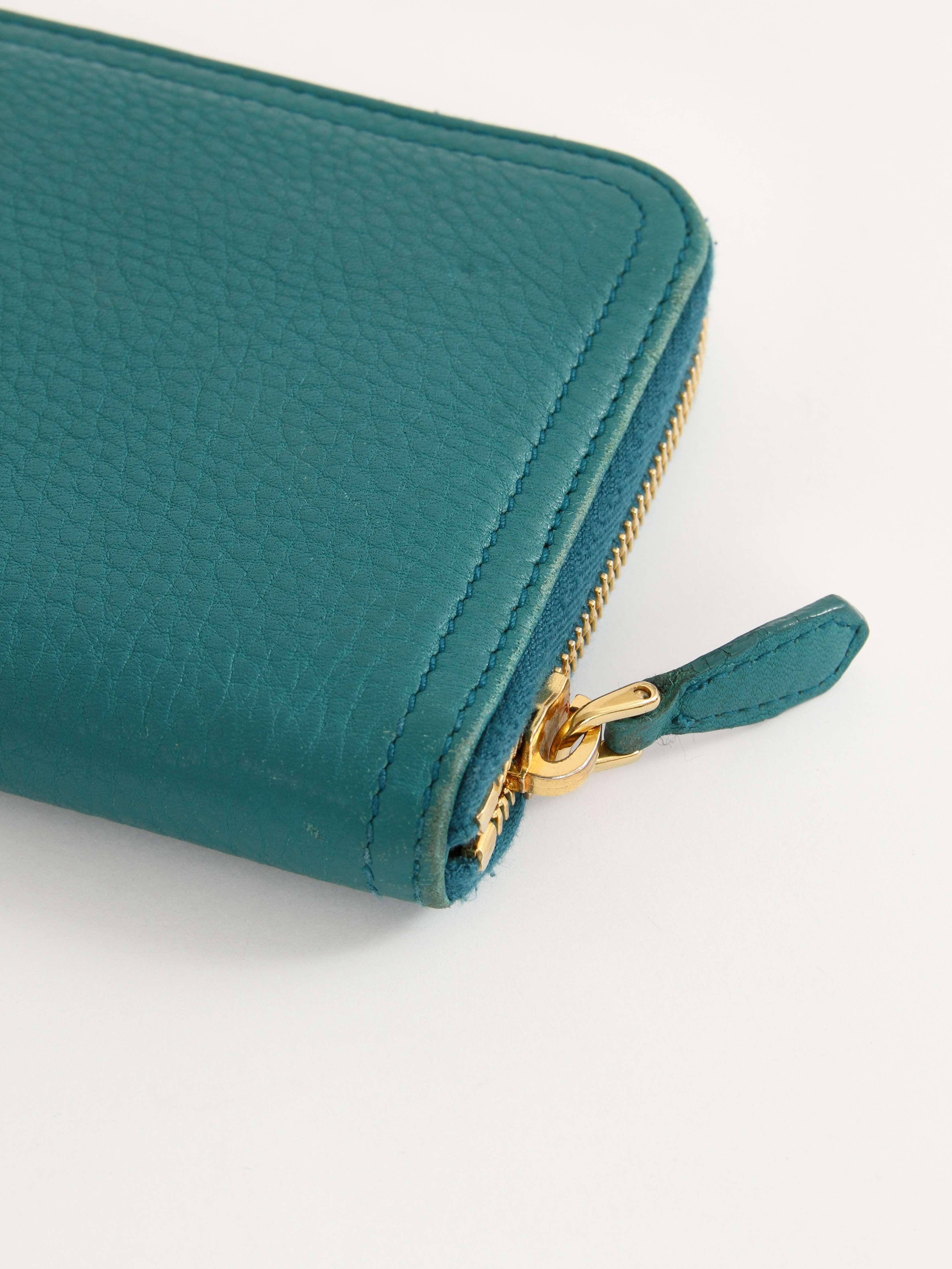 Аксессуары Prada изображение #3