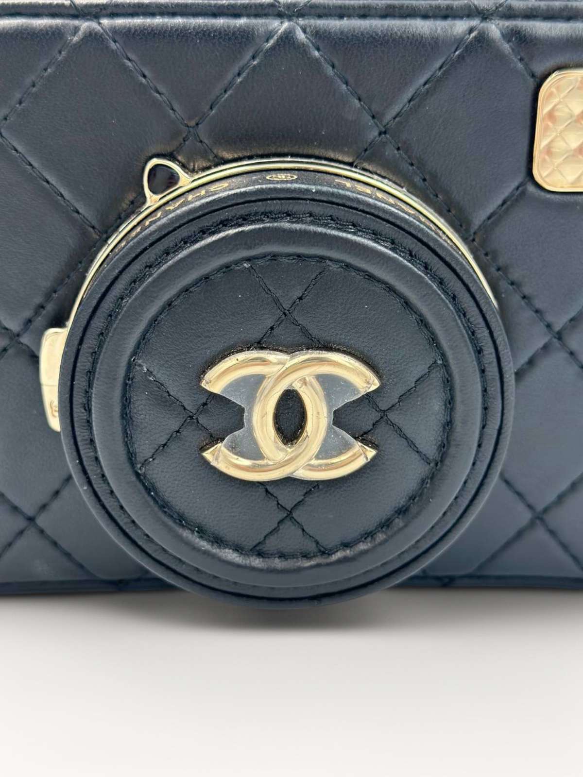 Сумки Chanel 24S Camera Bag изображение #4