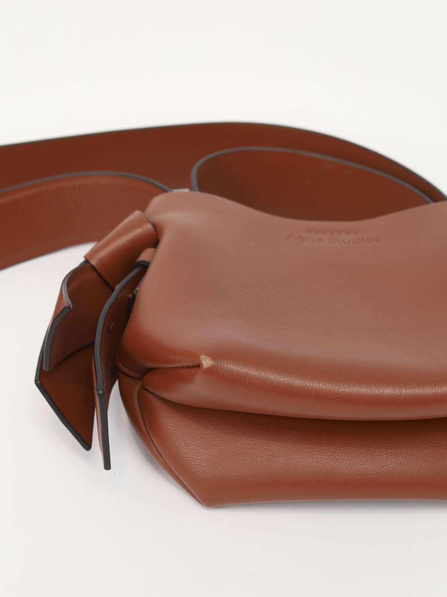 Сумки Acne Studios Musubi изображение #10
