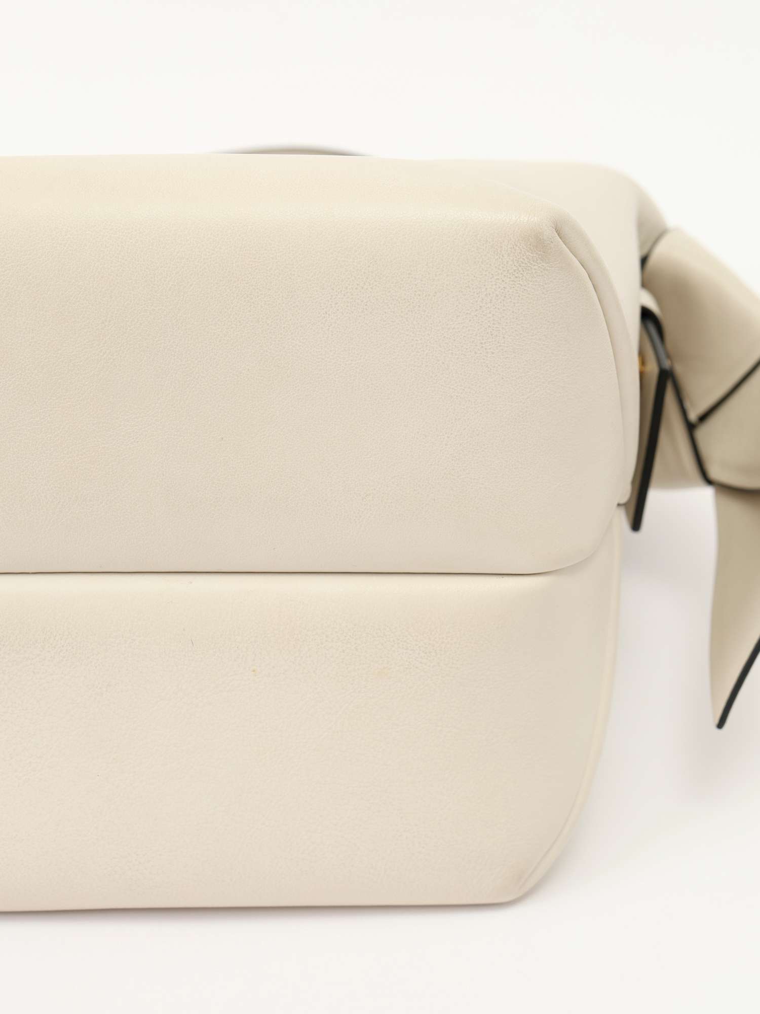 Сумки Acne Studios Musubi изображение #8