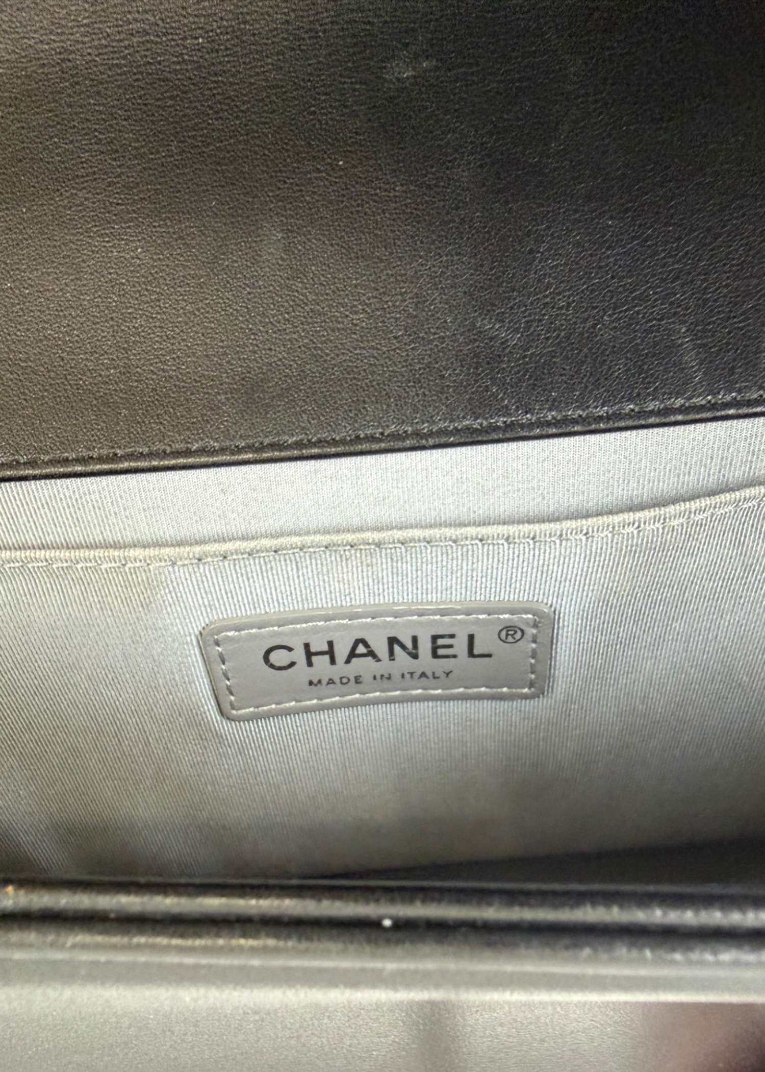 Сумки Chanel Boy изображение #11