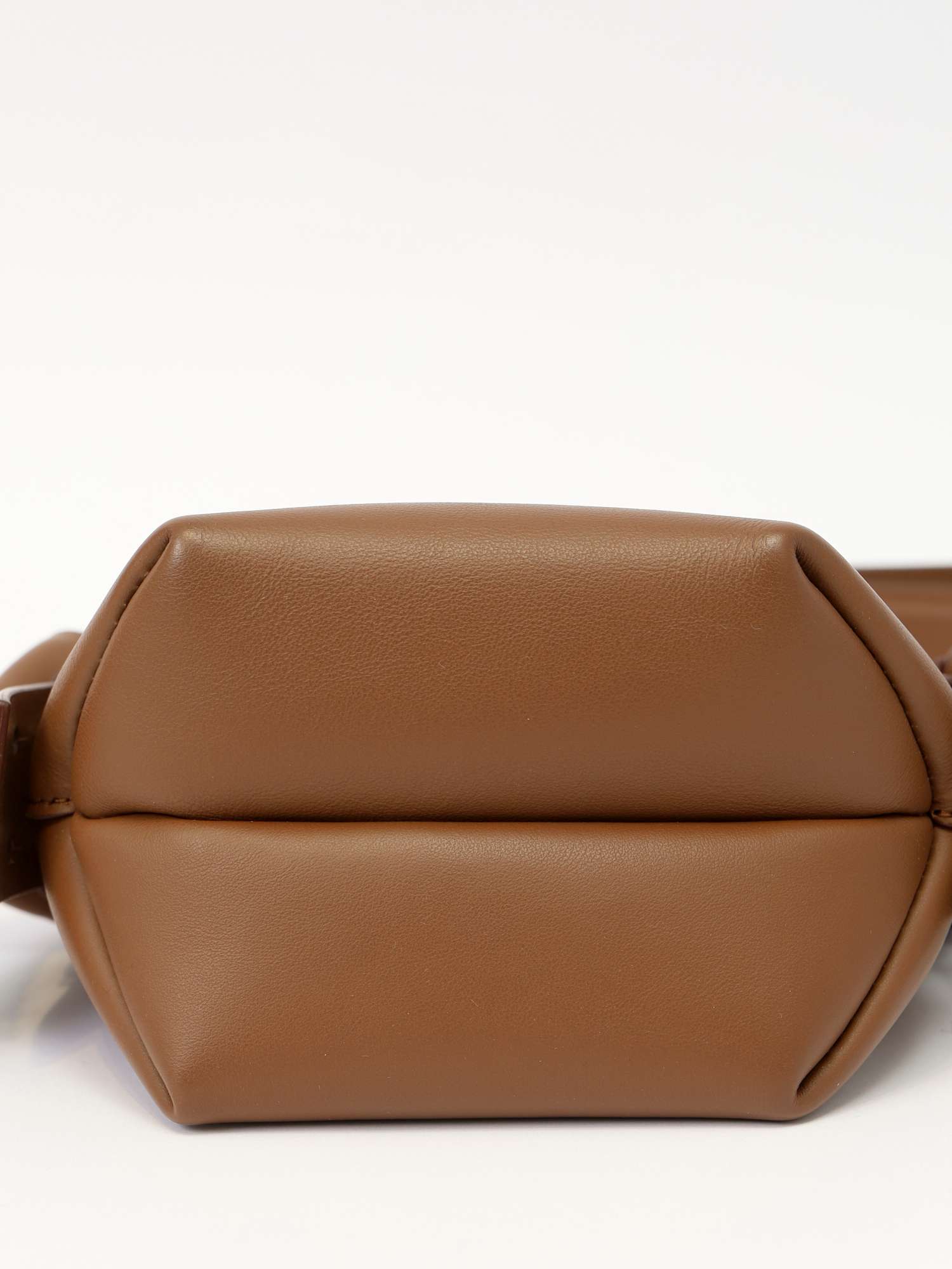 Сумки Acne Studios Musubi изображение #9