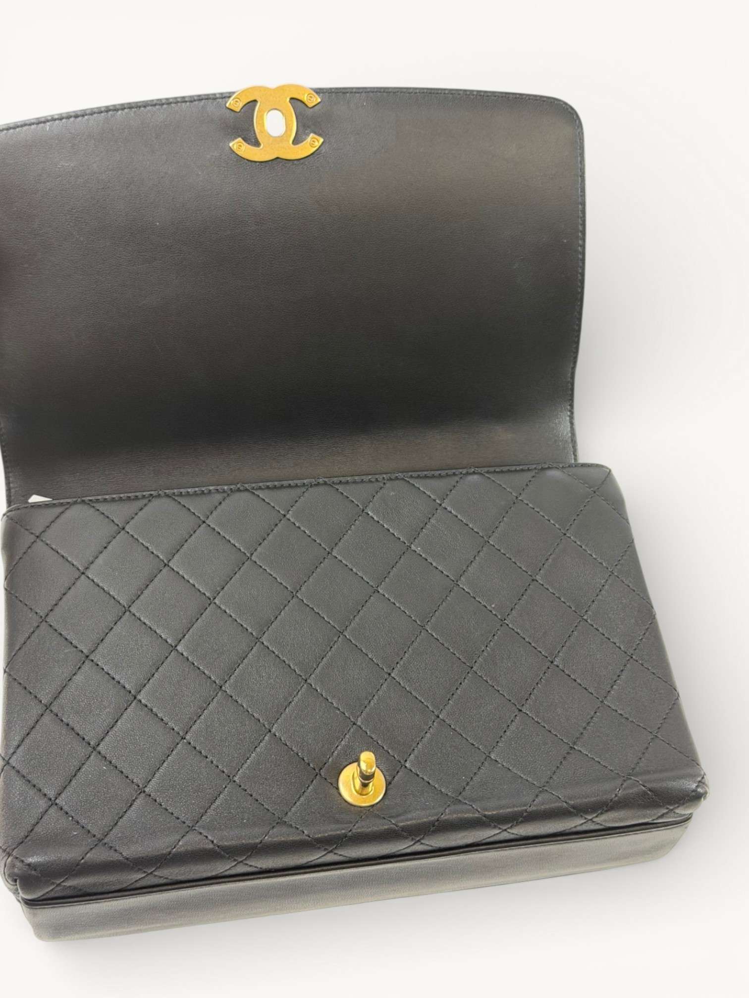 Сумки Chanel La Parisienne  изображение #9