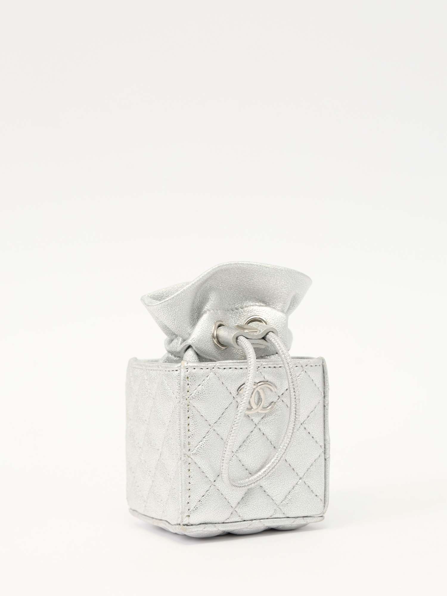 Сумки Chanel Drawstring изображение #3
