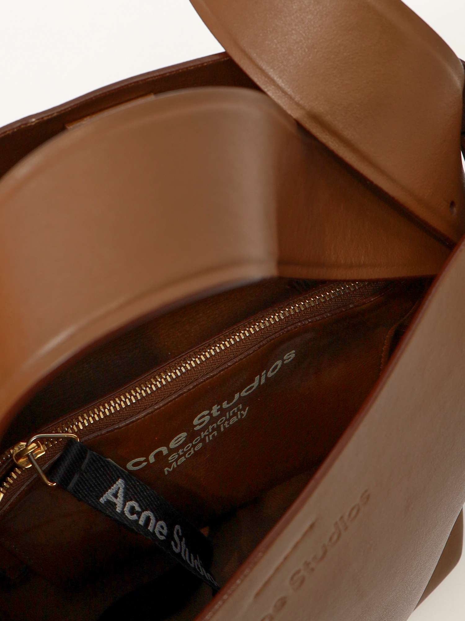 Сумки Acne Studios Musubi  изображение #11