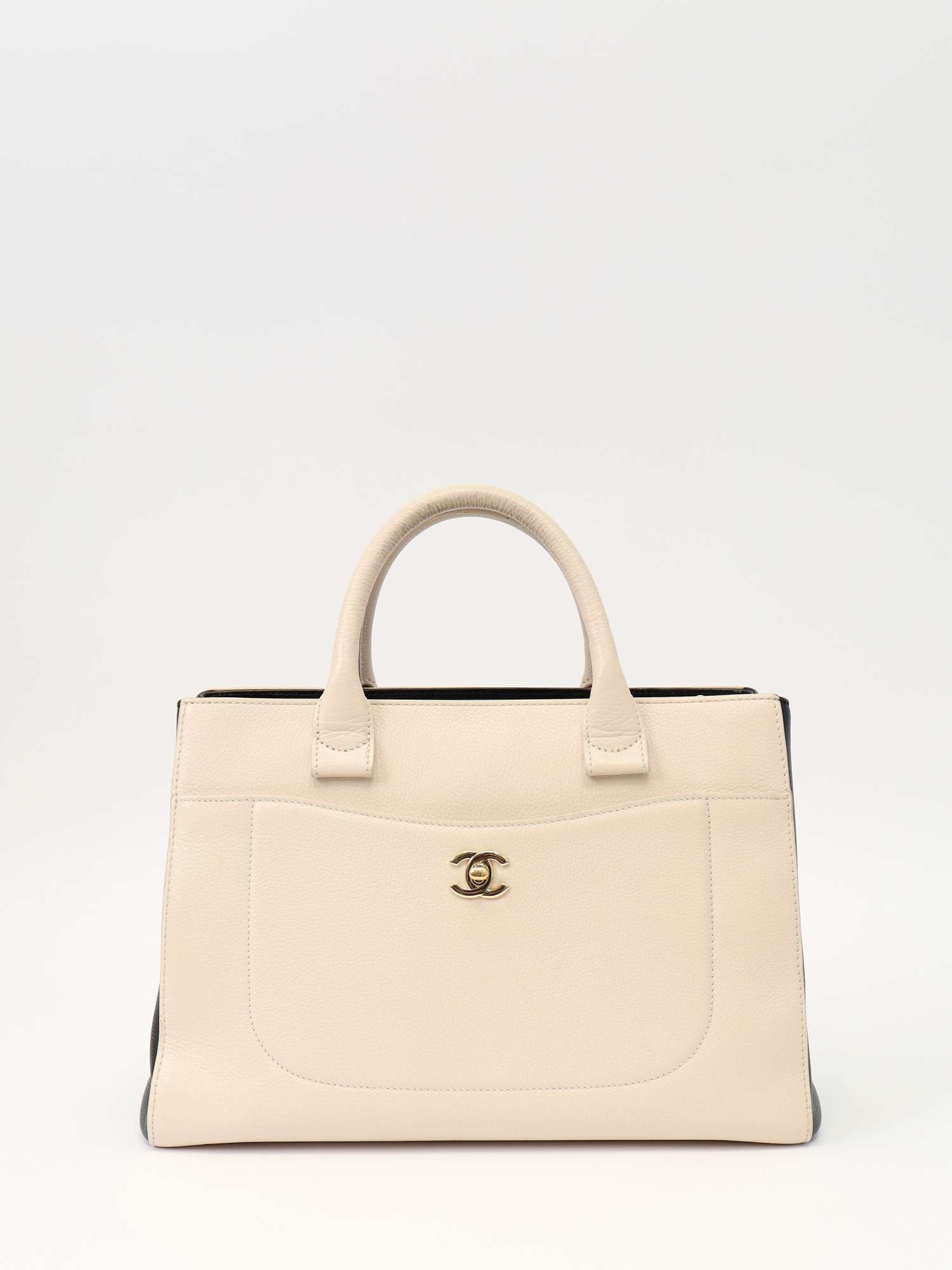 Chanel Neo Executive