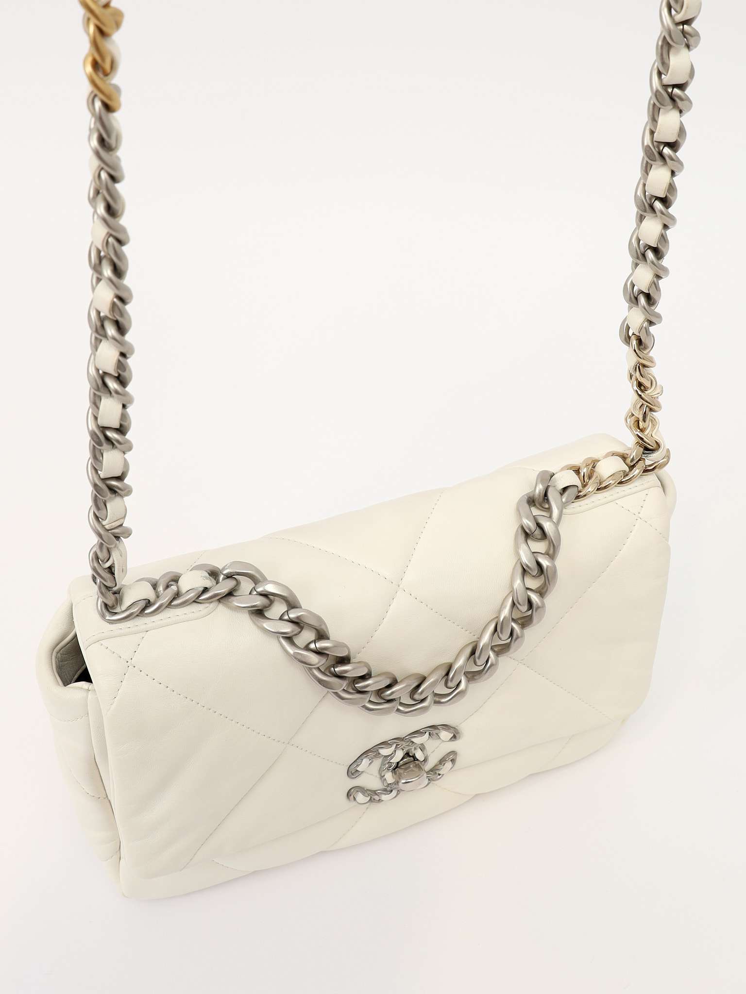 Chanel 19  5